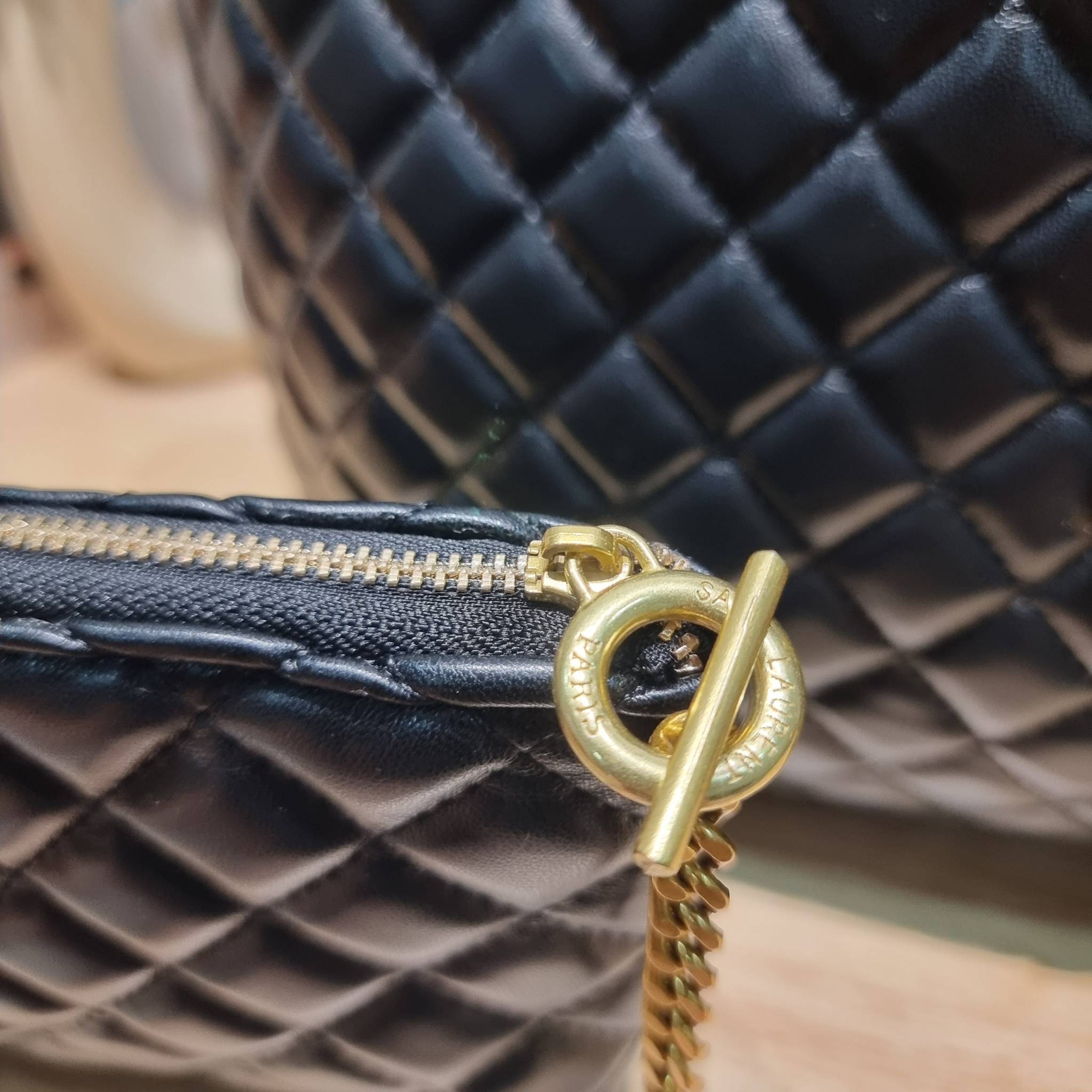 YSL tote bag / YSL ICARE MAXI SHOPPING BAG พร้อมส่ง 3 สี กระเป๋าใบใหญ่ทรงโท้ท ที่เอาอยู่ทุกลุค จุของได้แบบไม่ต้องกังวล พิเศษแถมใบลูกให้อีกใบ คุ้มค่ามากๆบอกเลย