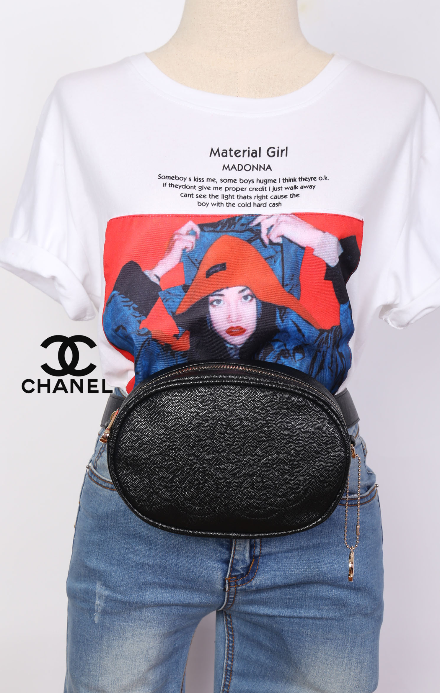 CHANEL waist and crossbody bag with 2 straps / Chanel Belt Bag กระเป๋าสะพาย หรือคาดเอวด้วยเข็มขัด วัสดุทำจากหนังพรีเมี่ยมลายคาเวียร์ทั้งใบด้านหน้ามีโลโก้แบรนด์