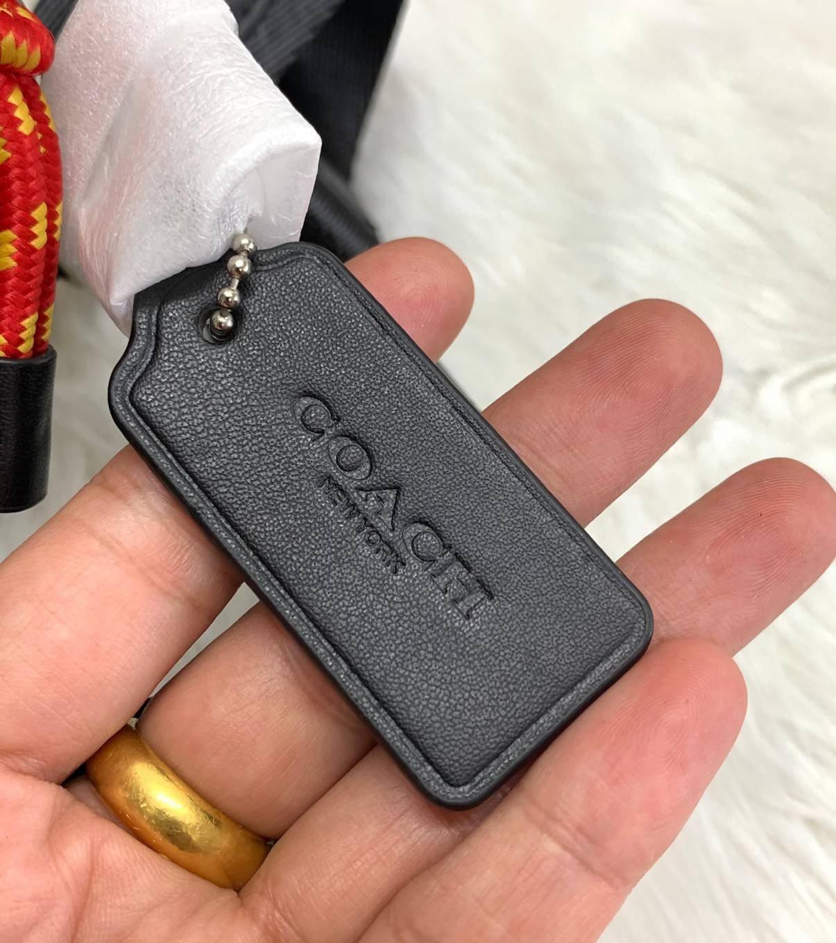 COACH ACADEMY CROSSBODY IN SIGNATURE WITH VARSITY ZIPPER ((768, 960)) พร้อมส่งที่ไทยอีกครั้ง! ได้ไปหลงรักแน่นอนค่ะ😘 กระเป๋าสะพายครอสบอดี้ร์ของคุณผู้ชาย((สาวหล่อใช้ก็สวยทีเดียว)) หนังแท้อย่างดี หนังนิ่มมือดีค่ะ