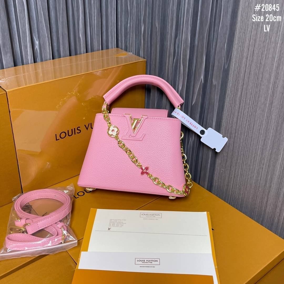LV Capucines Mini top handle กระเป๋าสะพายไซส์มินิ ที่สุดของความสวย กระเป๋าถือสุดหรู ดีไซน์ทรงคลาสสิค ไซส์มินิ ดีงามม้ากกกก!!