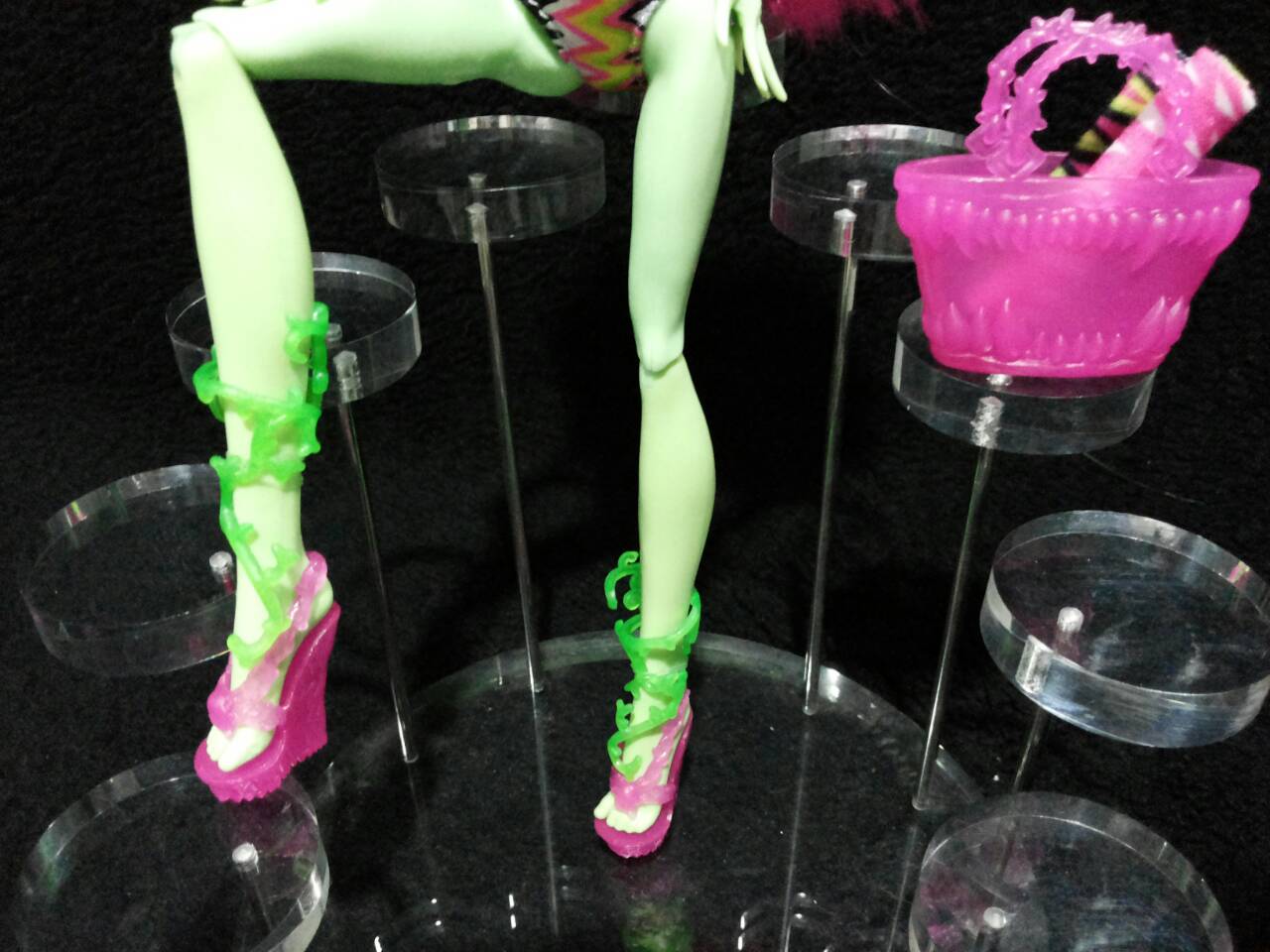 Monster High Venus McFlytrap Swim Class ตุ๊กตามอนสเตอร์ไฮของแท้มือสองสภาพดีมากๆ