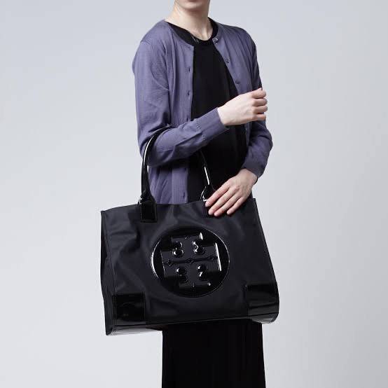 TORY BURCH ELLA PATENT MINI TOTE TOTE BAG กระเป๋าทรง SHOPPING วัสดุ NYLON ทั้งใบตัดด้วยหนังแก้วเงาสีดำ