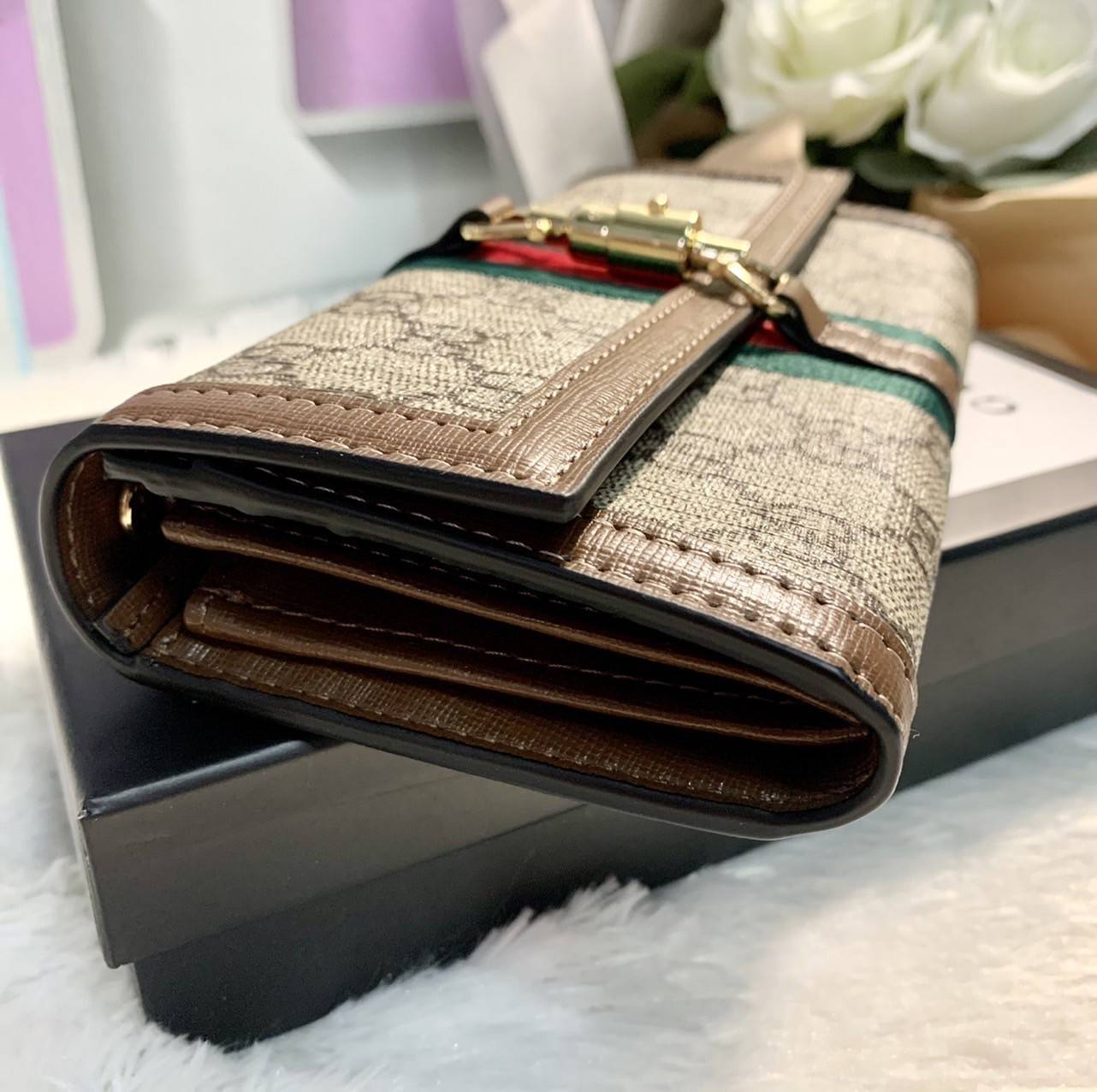 GUCCI Jackie 1961 chain wallet กระเป๋าสตางค์ใบยาวพร้อมสายสะพายโซ่สีทอง ขนาดพกพา หยิบจับถนัดมือ