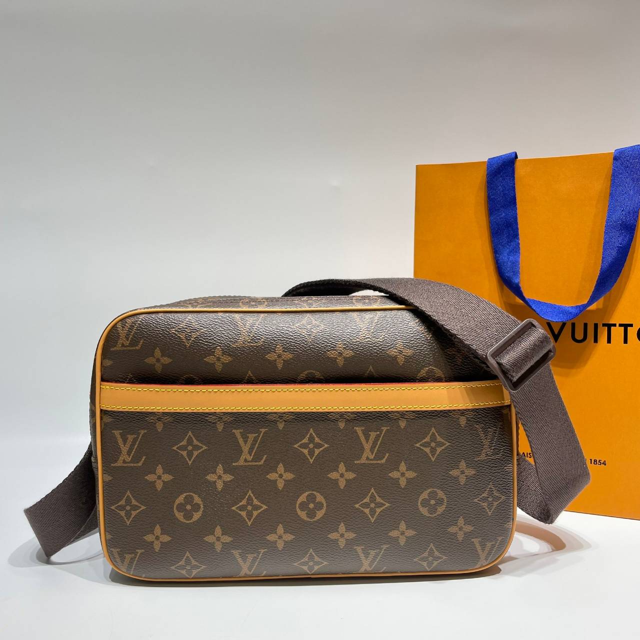 LV Reporter 28 Mongram Vintage Crossbody Bag / LV Messenger Bag กระเป๋าสะพายทรงแมสเซ็นเจอร์วินเทจ เกรดออริ ท็อป สลับแท้ 1:1 เกรดดีสุด หนังแท้ ผ่านทุก ตม. ใช้งานต่างประเทศได้