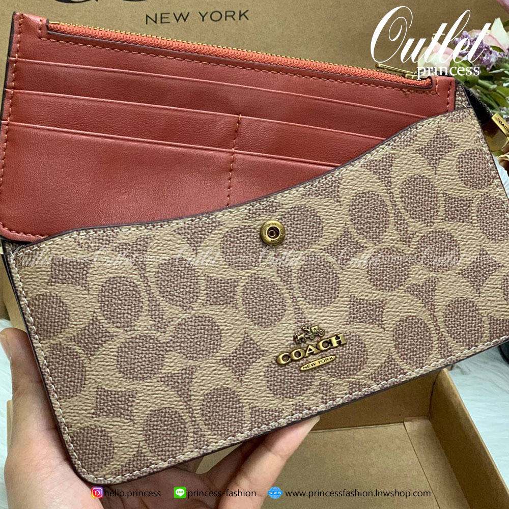 COACH Noa Pop-Up Messenger In Colorblock Signature Bag ((73316//37458//31864)) 💋ได้ไปสุดคุ้ม ไม่ผิดหวังแน่นอนจ้าา!! กระเป๋าแบบคลัท//สะพายข้างได้//ครอสบอดี้ร์ได้ วัสดุหนังแท้ หนังนิ่มสวยค่ะ ช่องหลักเปิดปิดแบบซิป ภายในกว้าง ใส่มือถือได้ทุกรุ่น;กระเป