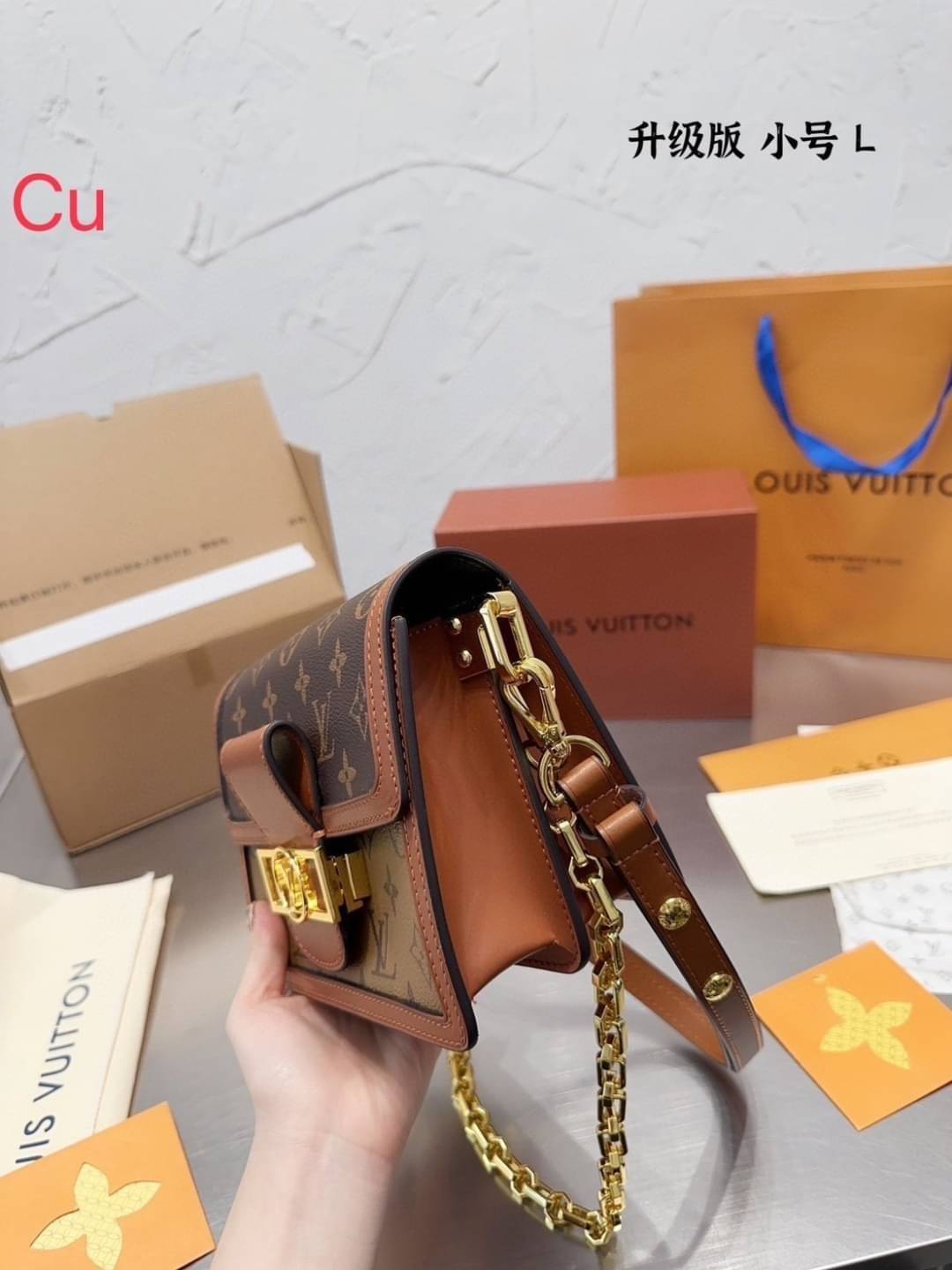 LV Dauphine Bag Monogram Canvas กระเป๋าสะพายทรงสุดคลาสสิคลุคคุณนาย โมโนแกรมแคนวาส ส่งท้ายปีแบบสุดหรู ในราคาจับต้องได้ สุดคุ้ม สวยทุกมุมจริงๆ -- [รับตัวแทนกระเป๋า]