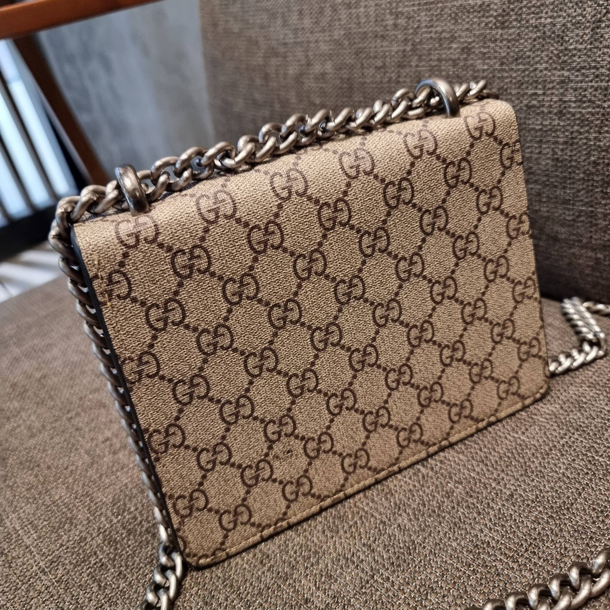 Gucci Mini Dionysus GG Shoulder Bag น้องมินิ ไซส์เล็กสุดเลิศ จัดให้แล้วจ้า!! ฮอตสุดไม่มีใครเกิน สวยจริงไม่ทิพย์!! GC CROSSBODY BAG WITH GWP สุดคุ้มกับกระเป๋าสะพายรุ่นที่สาวๆต้องไม่พลาด!! ดึงดูดและสะกดสายตาด้วยอะไหล่ดีเทลหรูรูปหัวสิงโต วัสดุหนังแคนวาส ทนทา