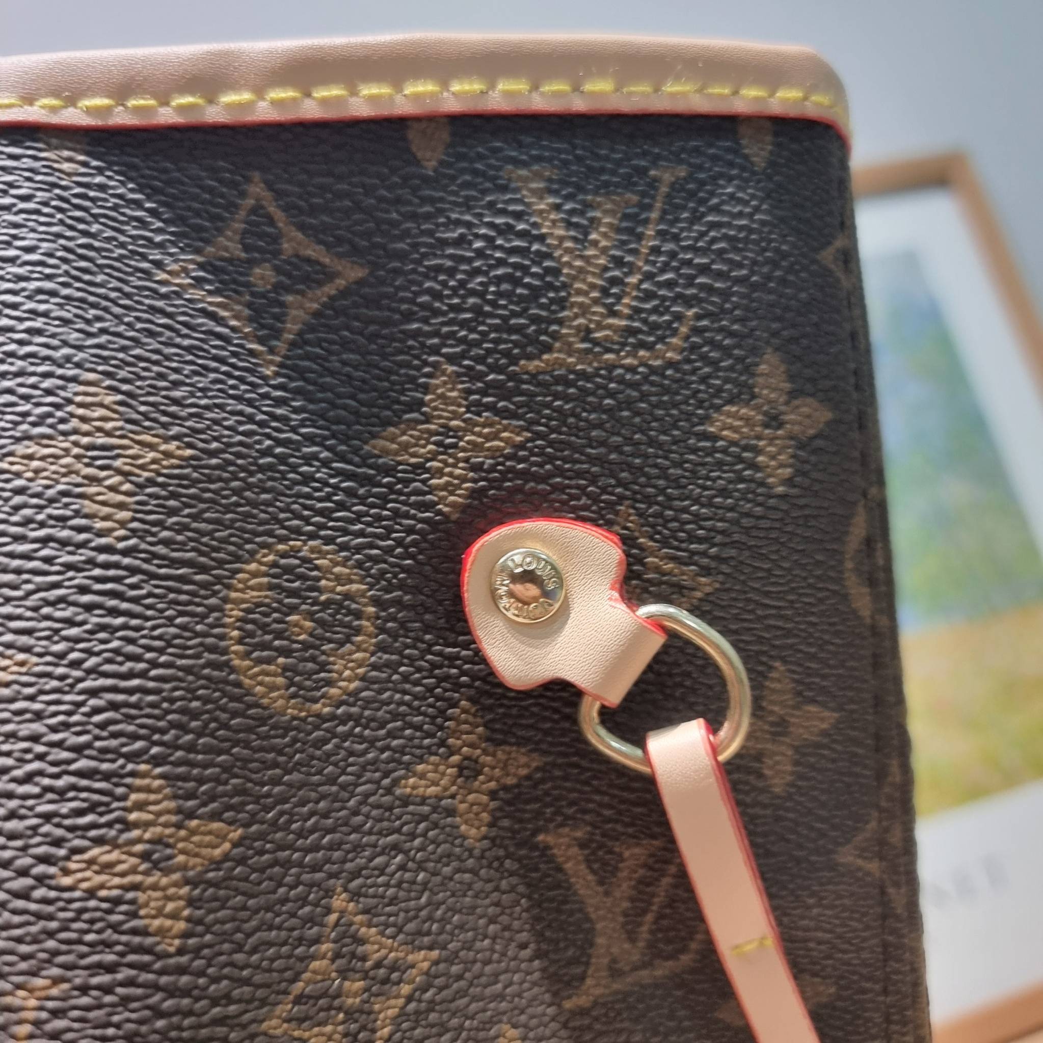 LV Neverfull Monogram / LV 2IN1 TOTE SET กระเป๋าสะพายไหล่ใบใหญ่ทรง tote มาพร้อมใบลูก คลาสสิคที่สุด เป็นอีกรุ่นที่มีคนใช้กันทั่วบ้านทั่วเมือง ฮิตแบบไม่ต้องพูดเยอะ