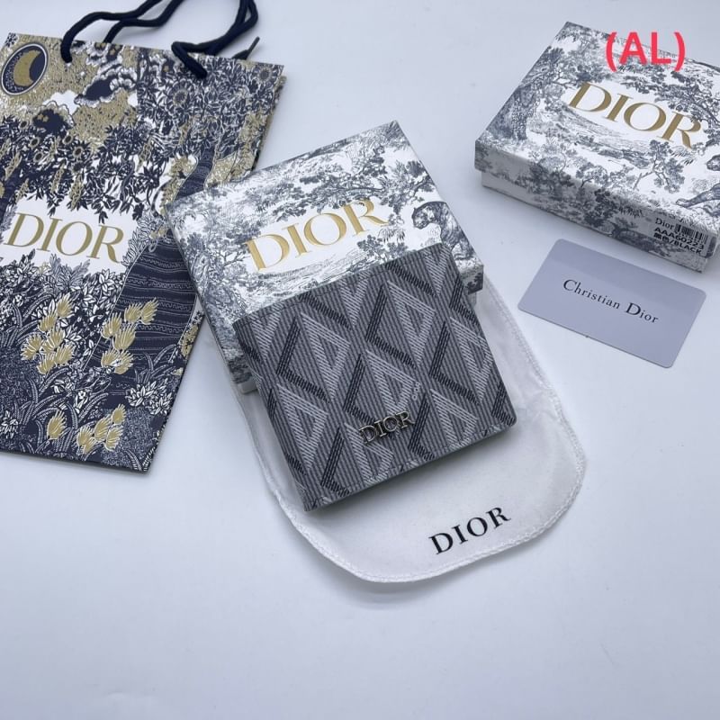 DIOR Bifold Wallet with CD Diamond Print กระเป๋าสตางค์ใบสั้น พิมพ์ลวดลาย Diamond หรูหรา โทนสีใช้งานง่าย คลาสิกตามแบบฉบับแบรนด์ ไอเท็มที่ท่านชายห้ามพลาดค่ะ
