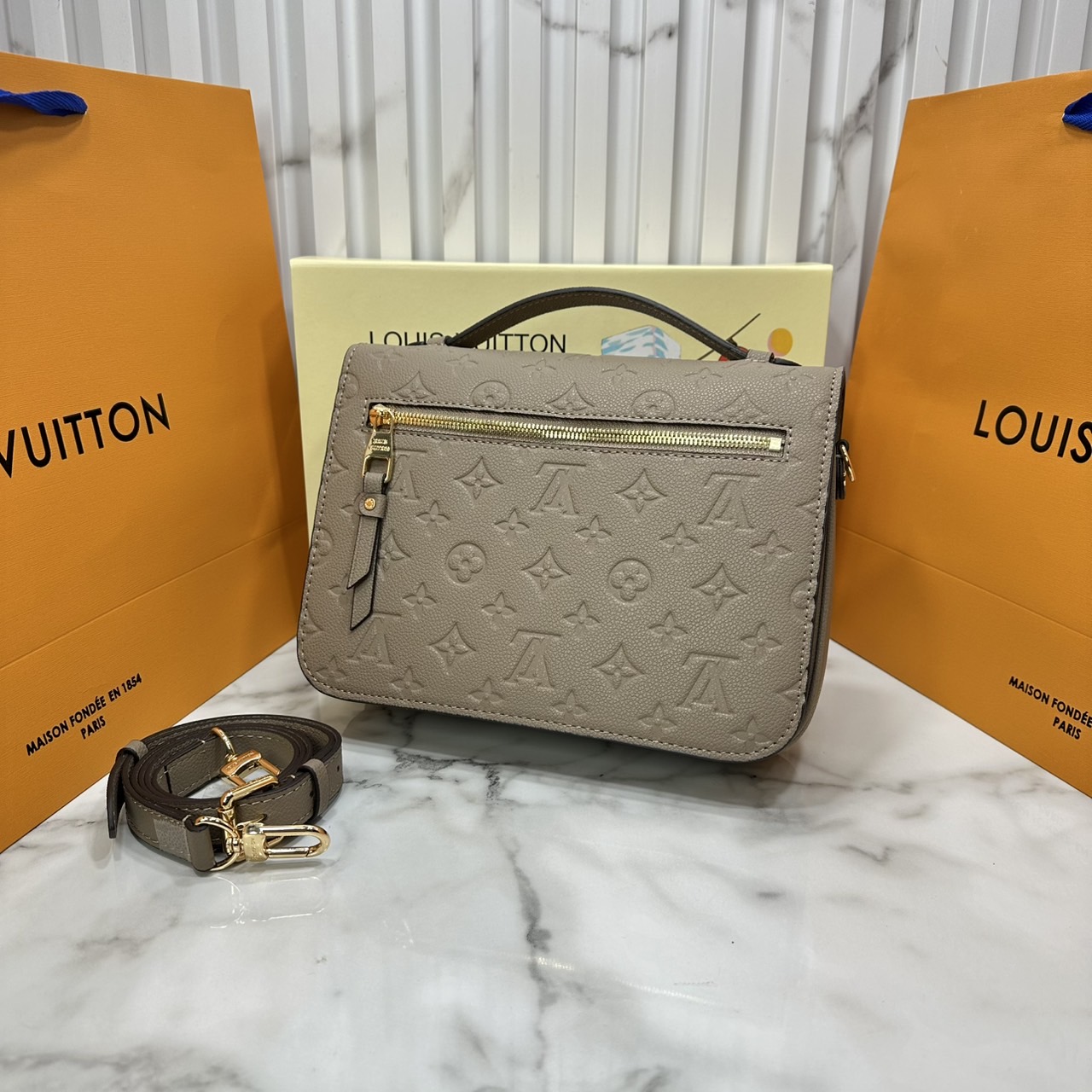 ORI หนังแท้ | LV Pochette Metis Monogram Empreinte leather กระเป๋าสะพาย อีกหนึ่งผลงานเด่นประจำฤดูกาล Spring 2021