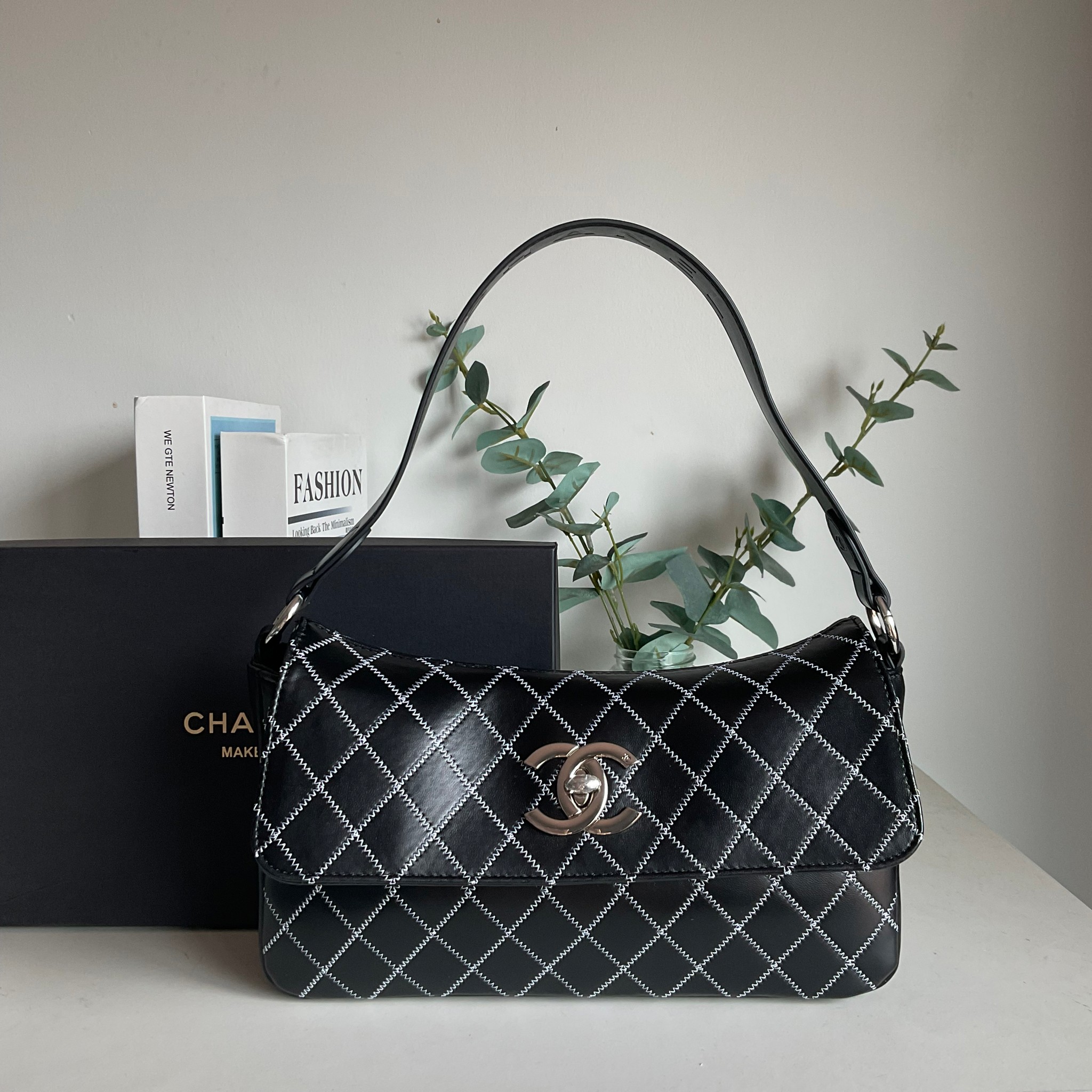 Chanel E/W Quilted Chain Stitch Flap Bag - Black Shoulder Bag / CHANEL VIP CROSSBODY BAG กระเป๋าทรงสะพายข้าง หนังพียู อะไหล่เงิน เย็บกิมมิคตารางสีขาว