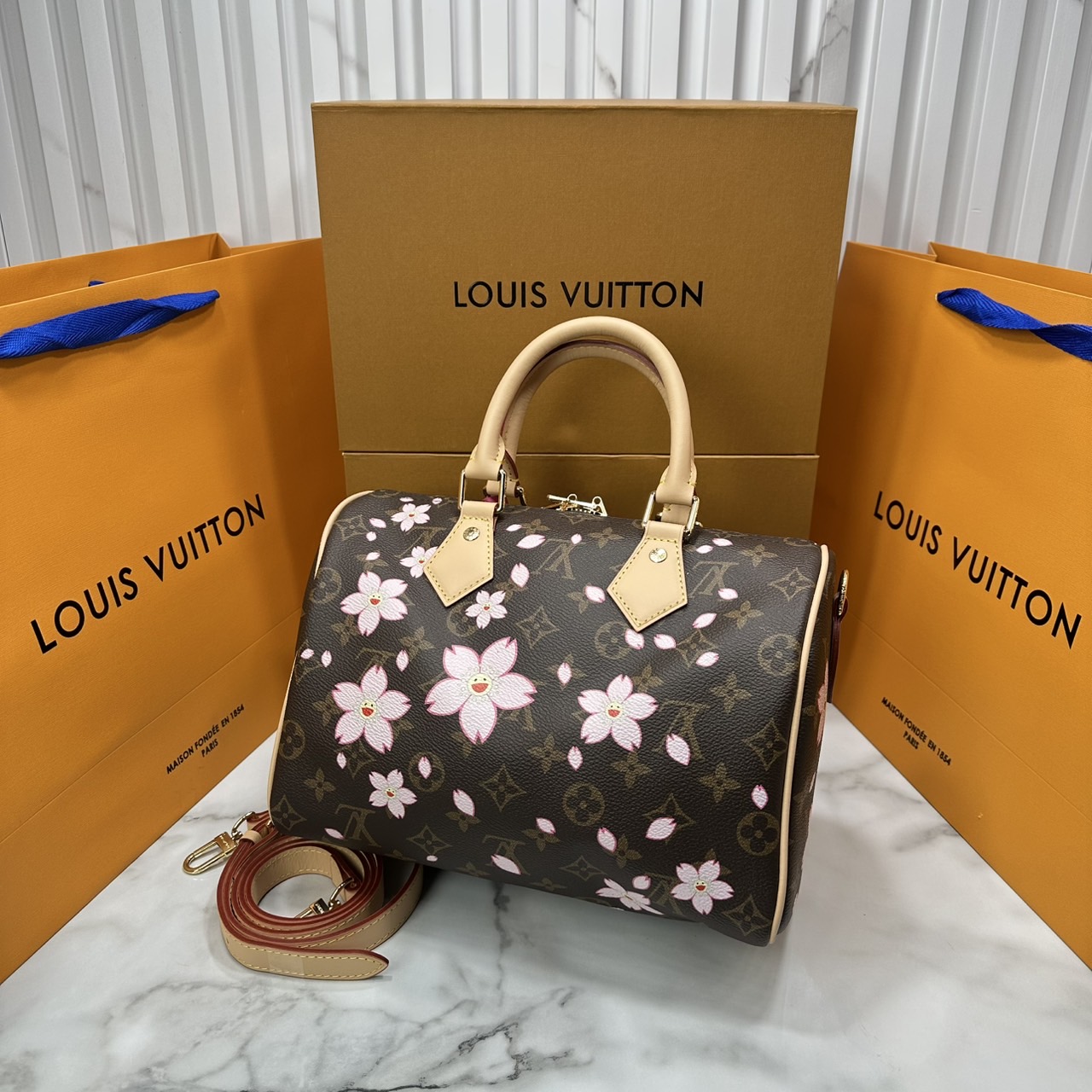 ORI หนังแท้ | คอลใหม่ดอกไม้แสนหวาน LV x TM Cherry Blossom bag กระเป๋าสะพายดีไซน์คลาสสิครุ่นสุดปัง ปรับลุคให้มีชีวิตชีวาด้วยลายดอกไม้เชอรี่บลอสซั่ม คอลใหม่สุดเอ็กซ์คลูซีฟ