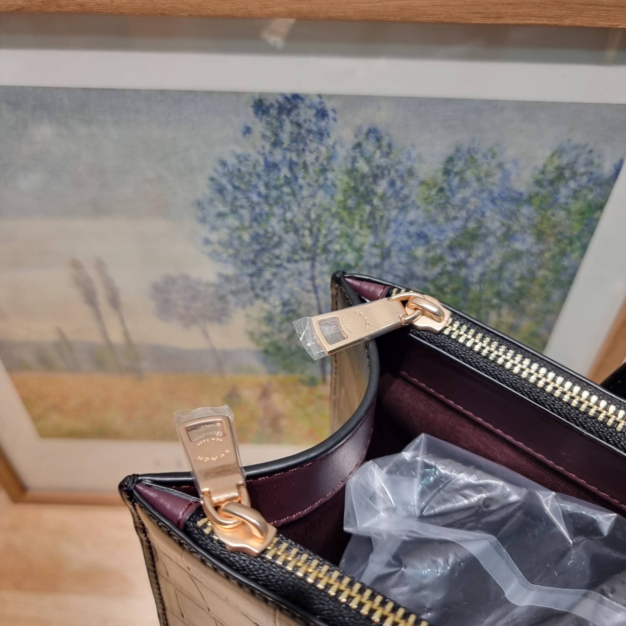 COACH NINA CARRYALL CL654 / COACH Nina Tote Bag พร้อมส่ง 2 สี กระเป๋าโท้ทสะพายไหล่ ใบใหญ่ คอลเลคชั่นใหม่ ตอบโจทย์คนที่ชอบใส่ของเยอะๆได้อย่างดี ดีไซน์รูปทรงคลาสสิค เรียบหรู