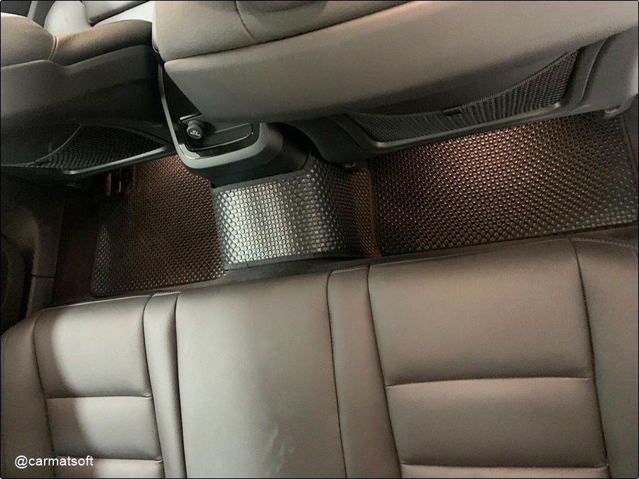 พรมกระดุมเม็ดเล็ก VOLVO XC60 ปี2009-15 ยางปูพื้นรถยนต์ สีดำ เข้ารูป ตรงรุ่นรถ 5ชิ้น