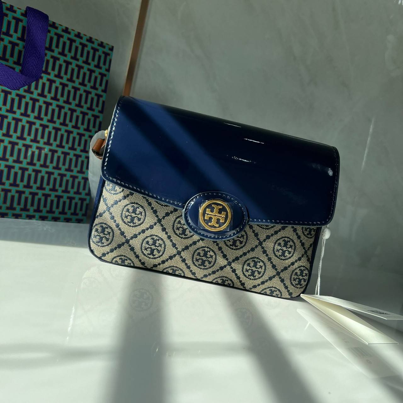 Tory Burch Robinson T Monogram Convertible Shoulder Bag กระเป๋าสะพาย เกรดท็อปออริ เกรดดีสุด สลับแท้ 1:1 ใช้ต่างประเทศได้
