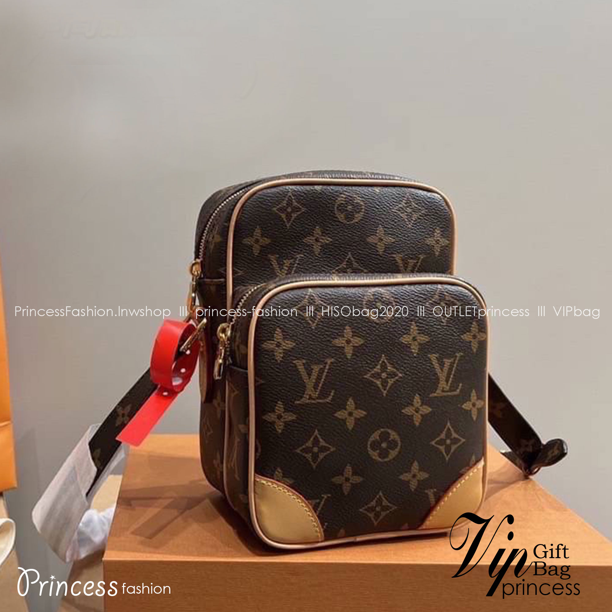 LV Amazon Monogram Crossbody Shoulder bag / LV Pochette Vintage Small Bag 6" กระเป๋าสะพายทรงแมสเซ็นเจอร์สุดคลาสสิควินเทจ ใช้ได้ทั้งชายหญิง ด้วยดีเทลความเป็นเอกลักษณ์ เรียบหรูด้วยความโดดเด่นจากลวดลายโมโนแกรม ขนาดกำลังดี พร้อมส่ง