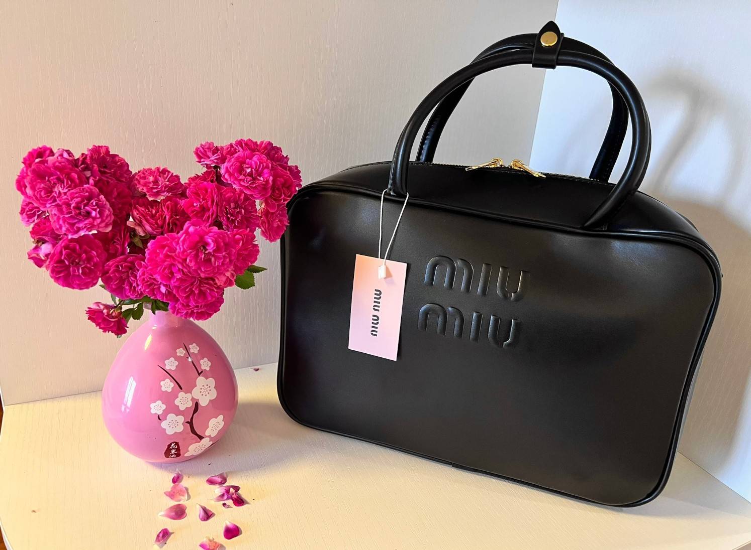 MIUMIU Leather top-handle bag / MIUMIU Boston Bag กระเป๋าถือสะพาย เกรดออริ 1:1 ใช้งานต่างประเทศได้
