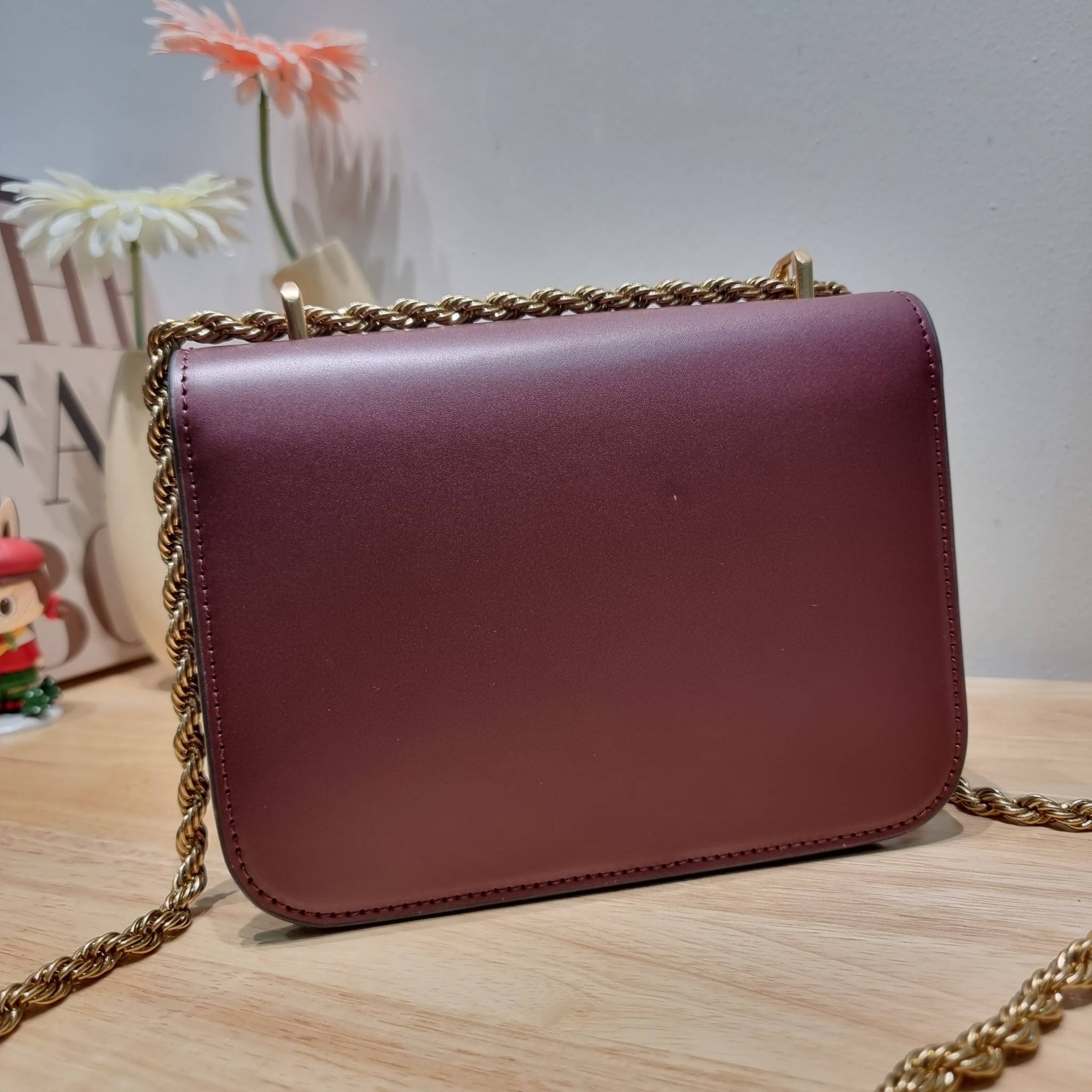 Tory Burch Bag / TORY BURCH ELEANOR SMALL CONVERTIBLE SHOULDER BAG ฮอตไอเท็ม รุ่นนี้ขายดีขายหมด สวยหรู คุณหนู ผู้ดี!! หายากมากแล้วน้า