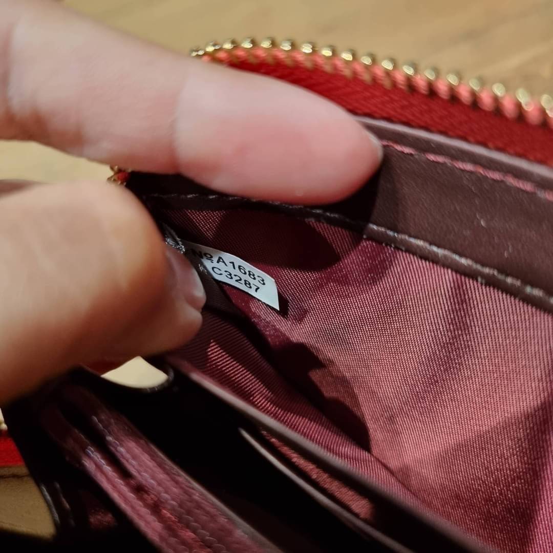 OUTLET 】COACH ACCORDION ZIP WALLET IN SIGNATURE CANVAS F86093 C3287 F98126 กระเป๋าสตางค์ใบยาว น่ารักน่าใช้