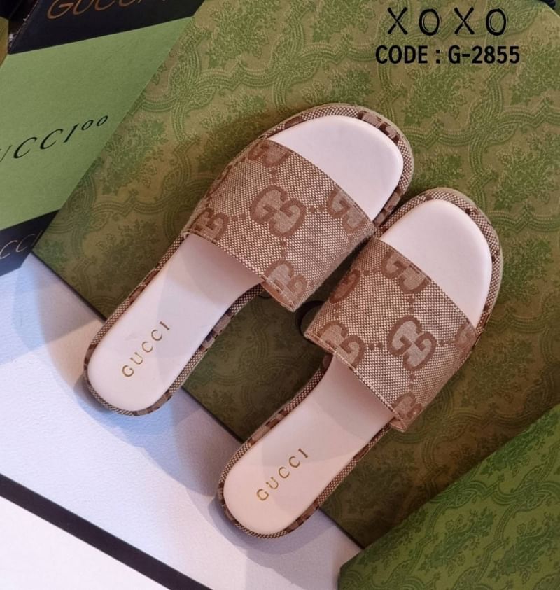 Gucci Sandals แตะสวม ส้นเสมอ ใส่สบายมาก น้ำหนักเบา หนังลายแบรนด์ แมทส์ชุดง่าย สวย หรู