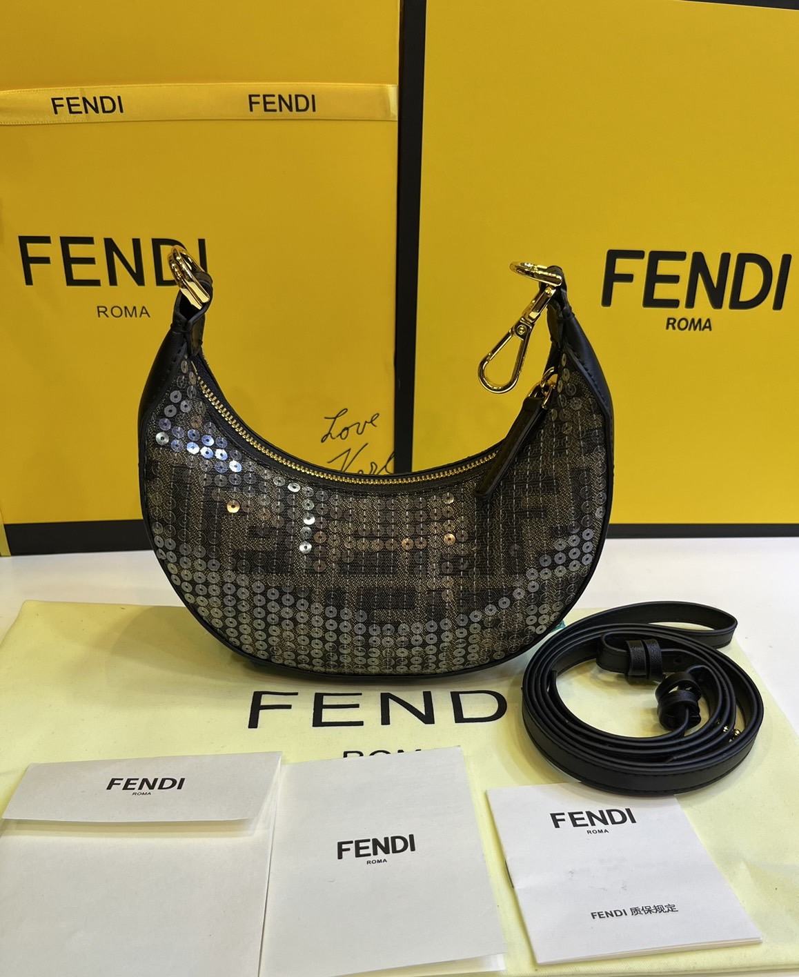 FENDI NANO Fendigraphy Bag fabric charm / Fendi hobo bag 20cm พร้อมส่ง กระเป๋าสะพายไหล่เฟนดิปักเลื่อมรุ่นใหม่ สวยหรู **สินค้าเกรดออริจินอล 1:1 สลับแท้