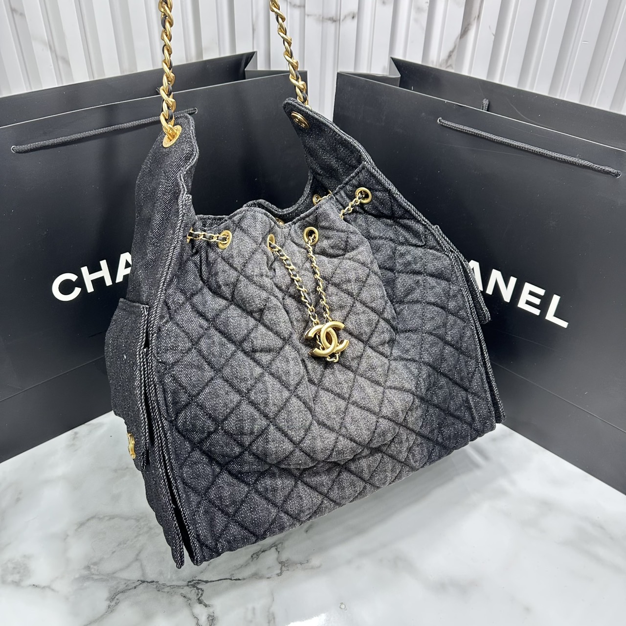 ORI หนังแท้ | 30cm CHANEL 25 Denim Handbag กระเป๋าสะพายทรงโฮโบเดนิม คอลใหม่ล่าสุด ต้อนรับฤดูกาล SPRING-SUMMER 2025 รูปทรงใช้งานได้จริง