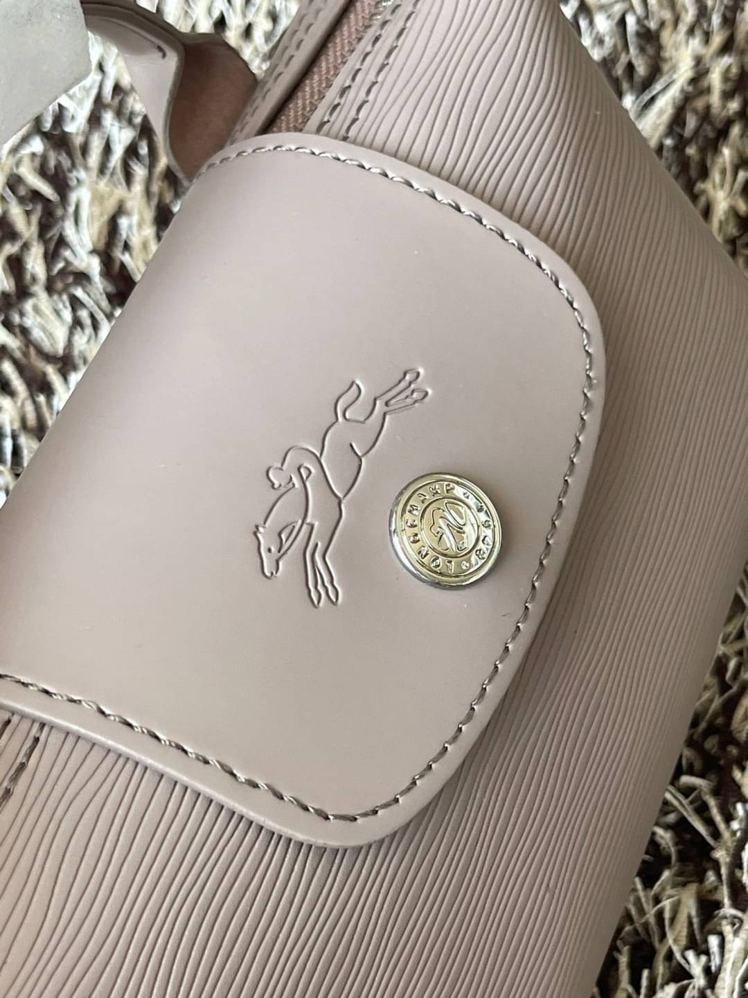 LONGCHAMP LE PLIAGE CITY POUCH WITH HANDLE Taupe - Canvas (ไม่มีสายยาว) กระเป๋าเครื่องสำอางแบบมีซิปพร้อมหูหิ้วใบนี้เหมาะสำหรับการจัดระเบียบกระเป๋าของคุณ