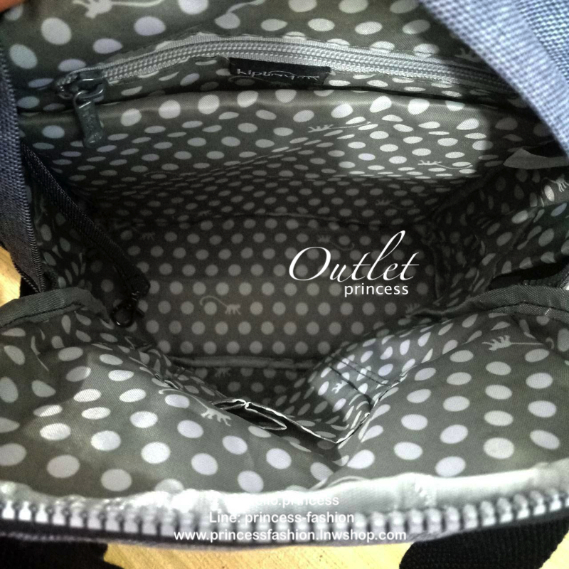 KIPLING 3 WAYS MINI BACKPACK 👍กระเป๋าสะพายรุ่นใหม่วัสดุ Nylon & Polyester 100% 👍หูหิ้วมีลายปั้มแบรนด์ 👍สายสะพายยาวเลื่อนปรับได้ถอดได้ 👍สามารถถือหรือสะพายได้ จะสะพายไหล่ สะพายเฉียง Crossbody หรือจะคล้องสายเป็นเป้สะพายหลัง Ba