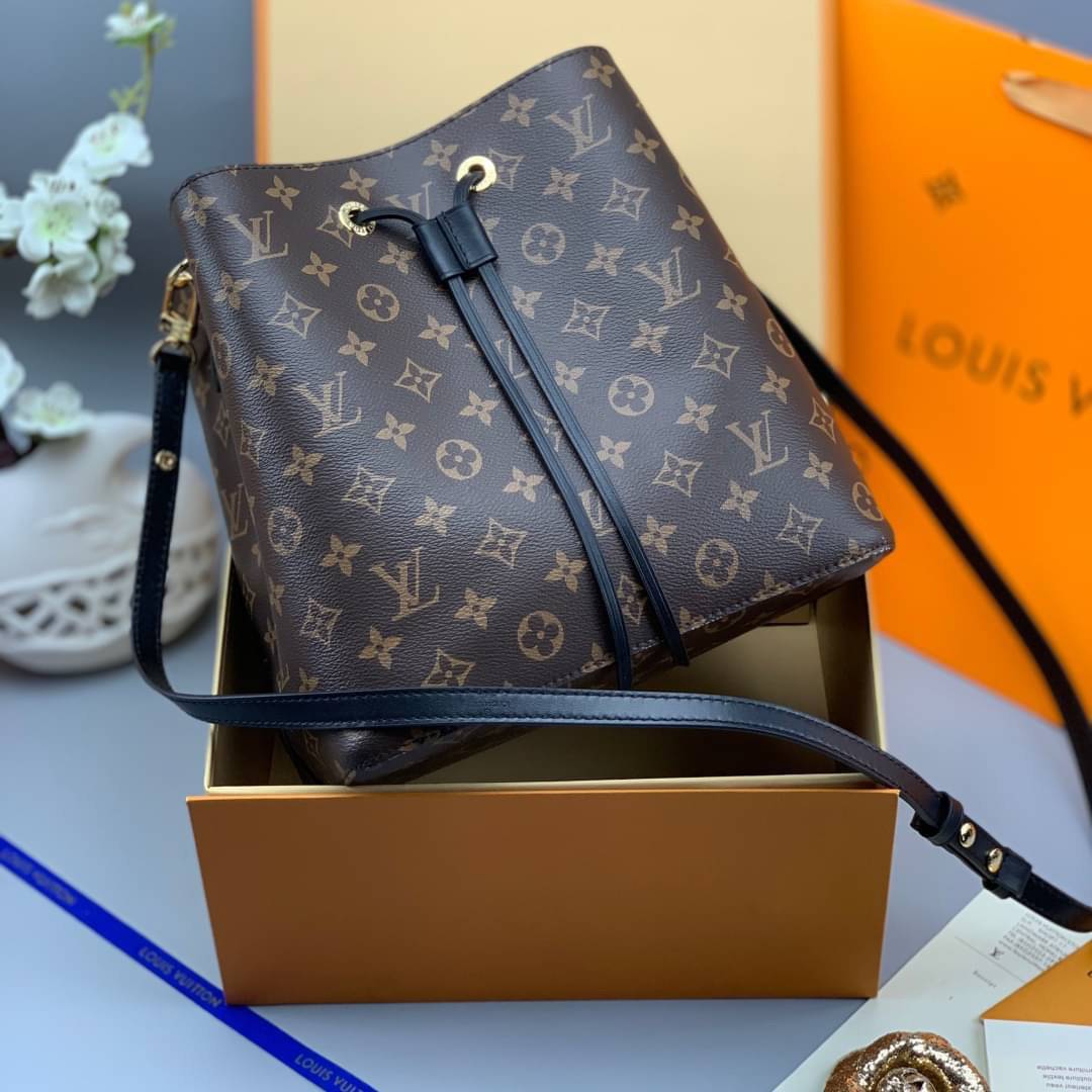 LOUIS VUITTON NEONOE MM งานหนังแท้ สวยคมทุกมุมมอง ภาพสินค้าถ่ายจากงานจริง ORIGINAL GRADE เกรดสลับใบจริง