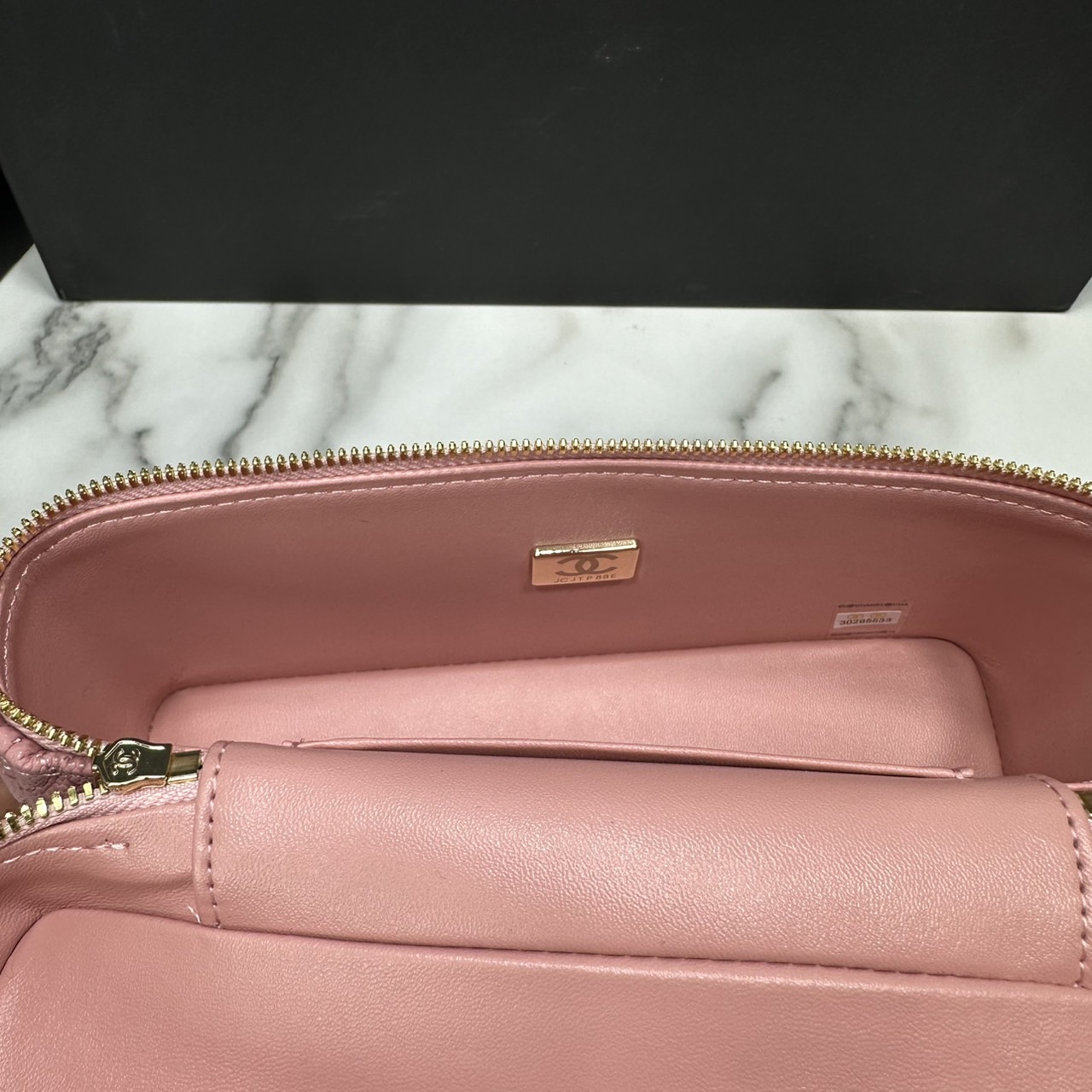 ORI หนังแท้ | CHANEL Long vanity with chain กระเป๋าสะพายรุ่นวานิตี้รุ่นใหม่ล่าสุด ดีไซน์ใหม่รูปทรงคลาสสิค หูจับแต่งโลโก้สวยหรู สายสะพายข้างเป็นโซ่ถอดได้