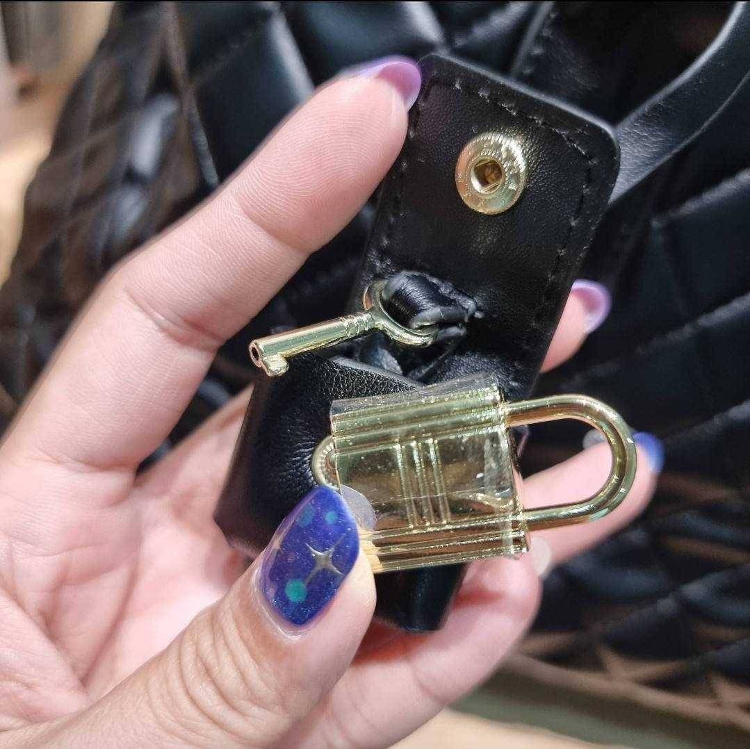 YSL ES GIANT TRAVEL BAG IN QUILTED LEATHER กระเป๋าเดินทางใบใหญ่ ดีไซน์รูปทรงเก๋ เกรดออริ 1:1 ใช้งานต่างประเทศได้