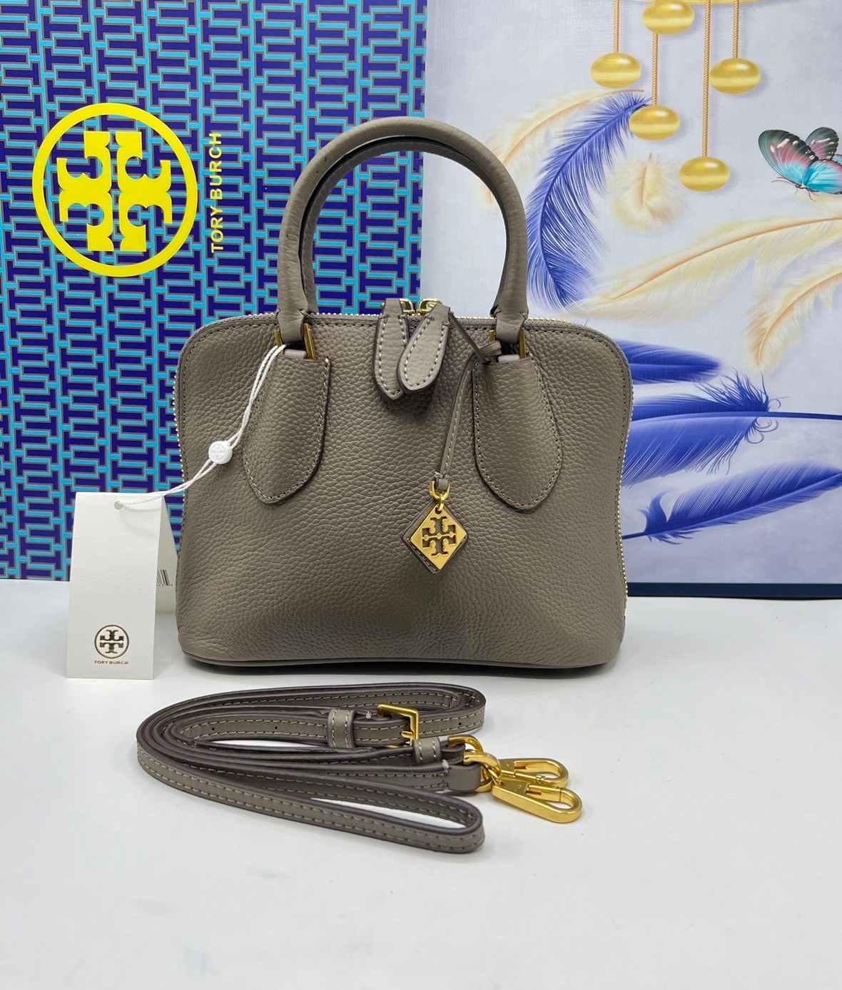 TORY BURCH MINI PEBBLED SWING BAG / Tory Mini Swing Bag in Pebbled Leather / T Monogram Jacquard Swing Bag กระเป๋าสะพาย คอลเลคชั่นใหม่ล่าสุดดีไซน์สุดคลาสสิก รูปทรงโดม