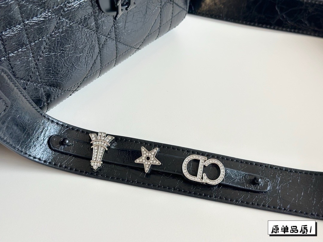 DIOR Lady D-Sire My ABCDior Bag Macrocannage Crinkled Leather กระเป๋าสะพายซีซันใหม่ ดีไซส์หนังย่น โทนดำทั้งใบสวยหรูคลาสสิก เกรดออริ 1:1 ใช้งานต่างประเทศได้