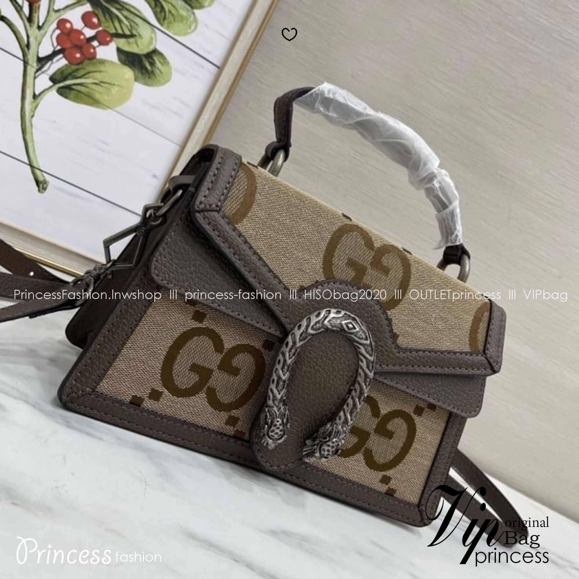 GUCCI Dionysus small top handle bag กระเป๋าสะพายรุ่นสุดคลาสสิค พร้อมหูจับในตัว ให้สาวๆใช้งาน และพกพาได้สะดวกขึ้น ดึงดูดและสะกดสายตาด้วยอะไหล่ดีเทลหรู