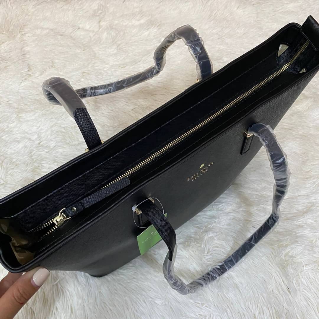 ของแท้ Kate Spade new york shopping large bag กระเป๋าถือ หรือคล้องไหล่ได้ ด้านหน้ามีโลโก้แบรนด์