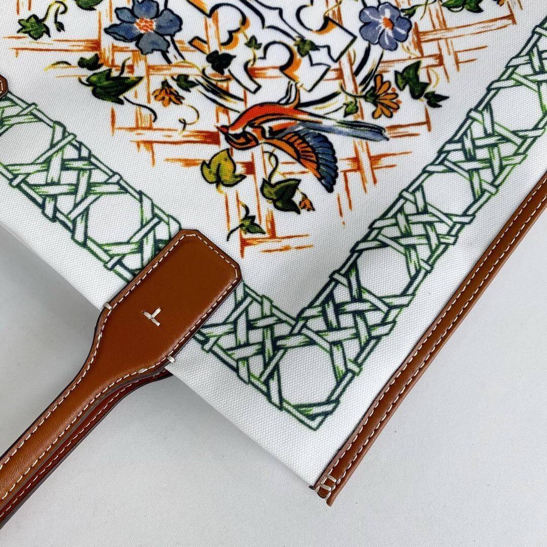 ของแท้ 💯% 】Tory Burch Ella Printed Canvas Tall Bag กระเป๋าถือ วัสดุผ้า Canvas ทรงสูง ประดับลายแบรนด์ เปิด-ปิดด้วยแม่เหล็ก ด้านในโล่ง มี1ช่องซิป และ1ช่องเล็ก ใส่ของจุกจิก น้ำหนักเบา จุของได้เยอะ คุ้มสุดๆไปเลยค่า