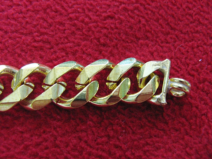 สินค้าหมดค่ะ เลสข้อมือทองเหลืองแบบใหญ่ค่ะ