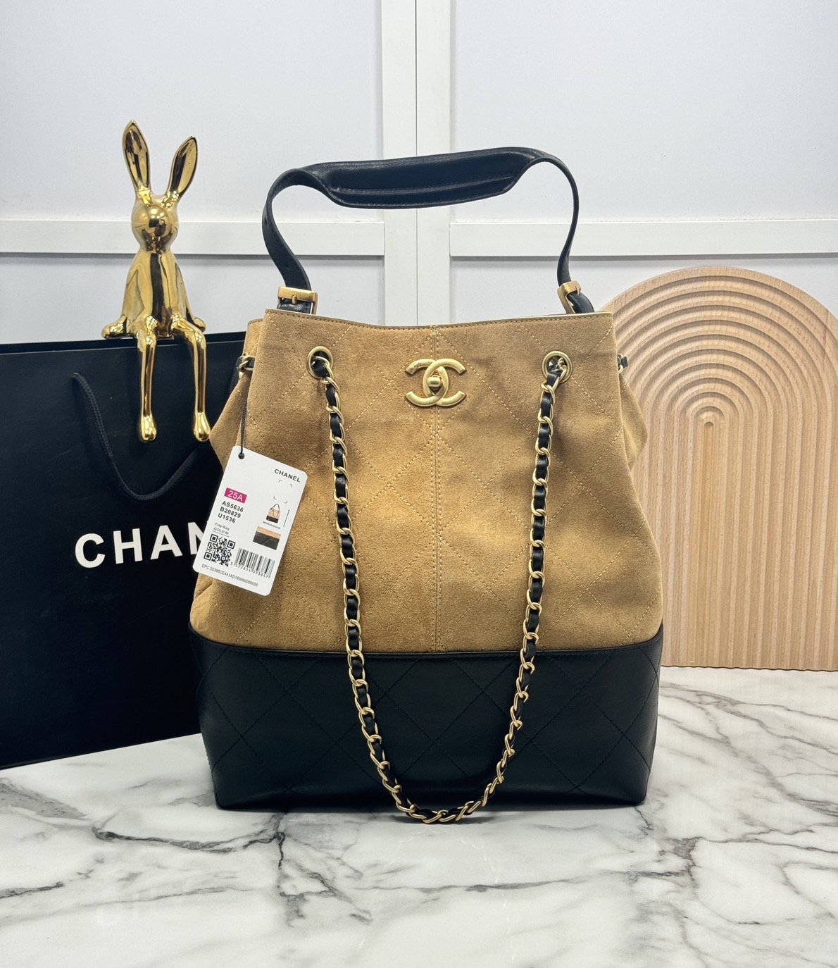 ORI หนังแท้ | CHANEL Shopping Bag 25A Suede Bag กระเป๋าช้อปปิ้งทรงโท้ท ดีไซน์ใหม่ทรงยาว หนังกลับสีทูโทน ในคอล Métiers D'art 2024/25