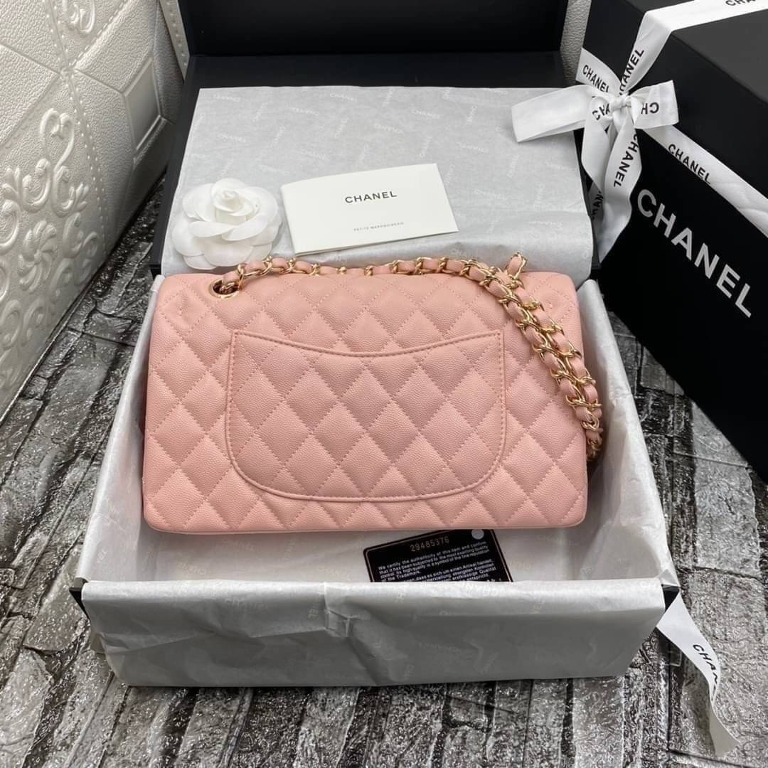 หนังแท้ CHANEL Classic Caviar 25cm กระเป๋าสะพายคลาสสิก หนังแกะและโลหะสีทอง ภาพสินค้าถ่ายจากงานขายจริง ใช้งานต่างประเทศได้