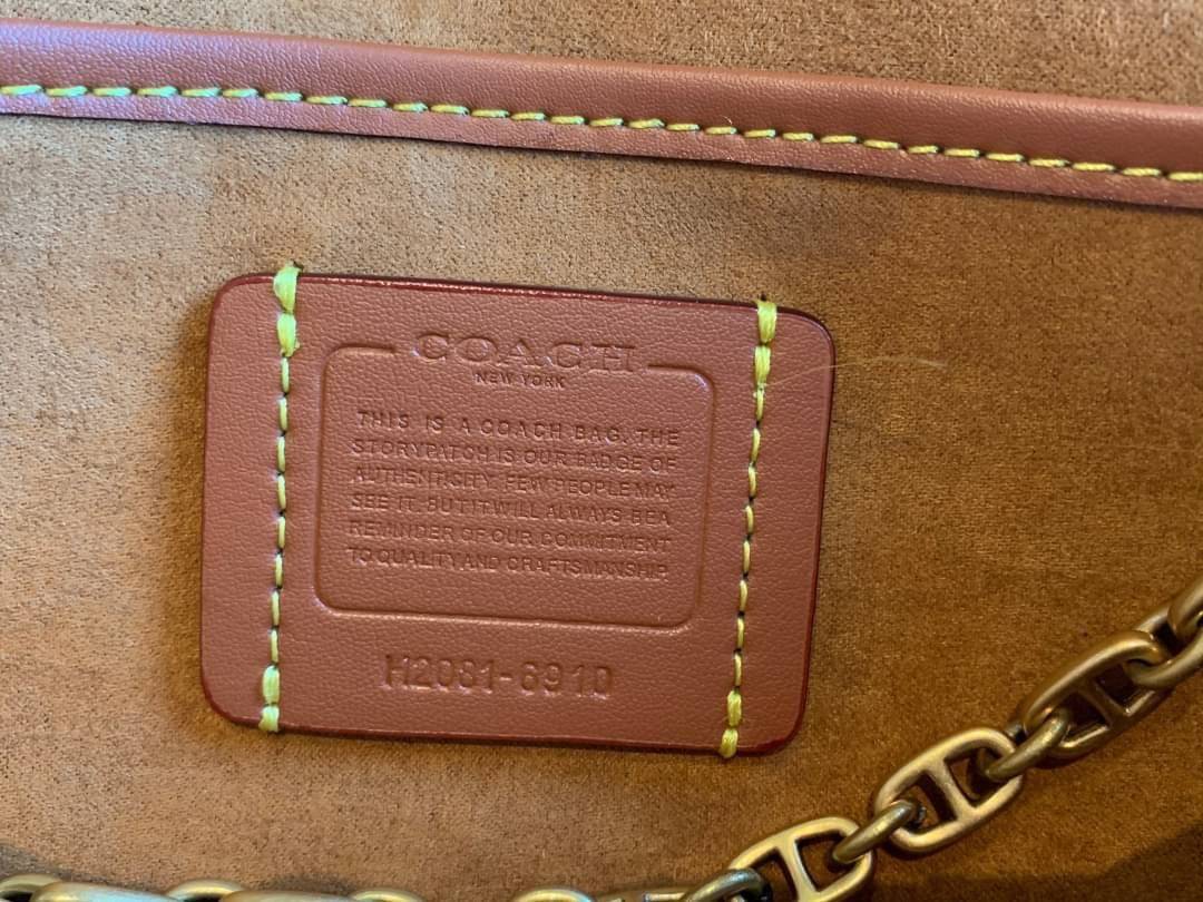 Coach Beat Crossbody Clutch In Signature Canvas With Horse And Carriage Print((6910//4760)) 🌈ได้ไปไม่ผิดหวังแน่นอนค่ะ! กระเป๋าหิ้วได้//คลัทออกงานได้//สะพายครอสบอดี้ร์ได้ สุดคุ้ม! หนังแท้อย่างดี smooth leather ค่ะ