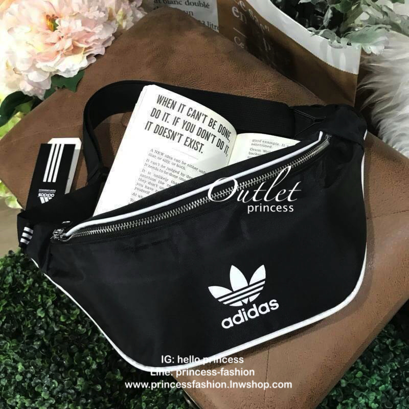 Adidas Waist Bag กระเป๋าสะพายคาดเอวหรือคาดอกสไตล์สปอร์ตดีไซน์สุดฮิตรุ่นยอดนิยมใช้ได้ทั้งชายหญิงวัสดุ Nylon+Polyester 100% น้ำหนักเบา ด้านหน้ามีโลโก้แบรนด์ เปิดปิดด้วยซิปสะดวกใช้อะไหล่เงิน สายเลื่อนปรับได้ Freesize ภายในกว้าง ซับในสกรีนโลโก้แบรนด์ มี1ช่องซ