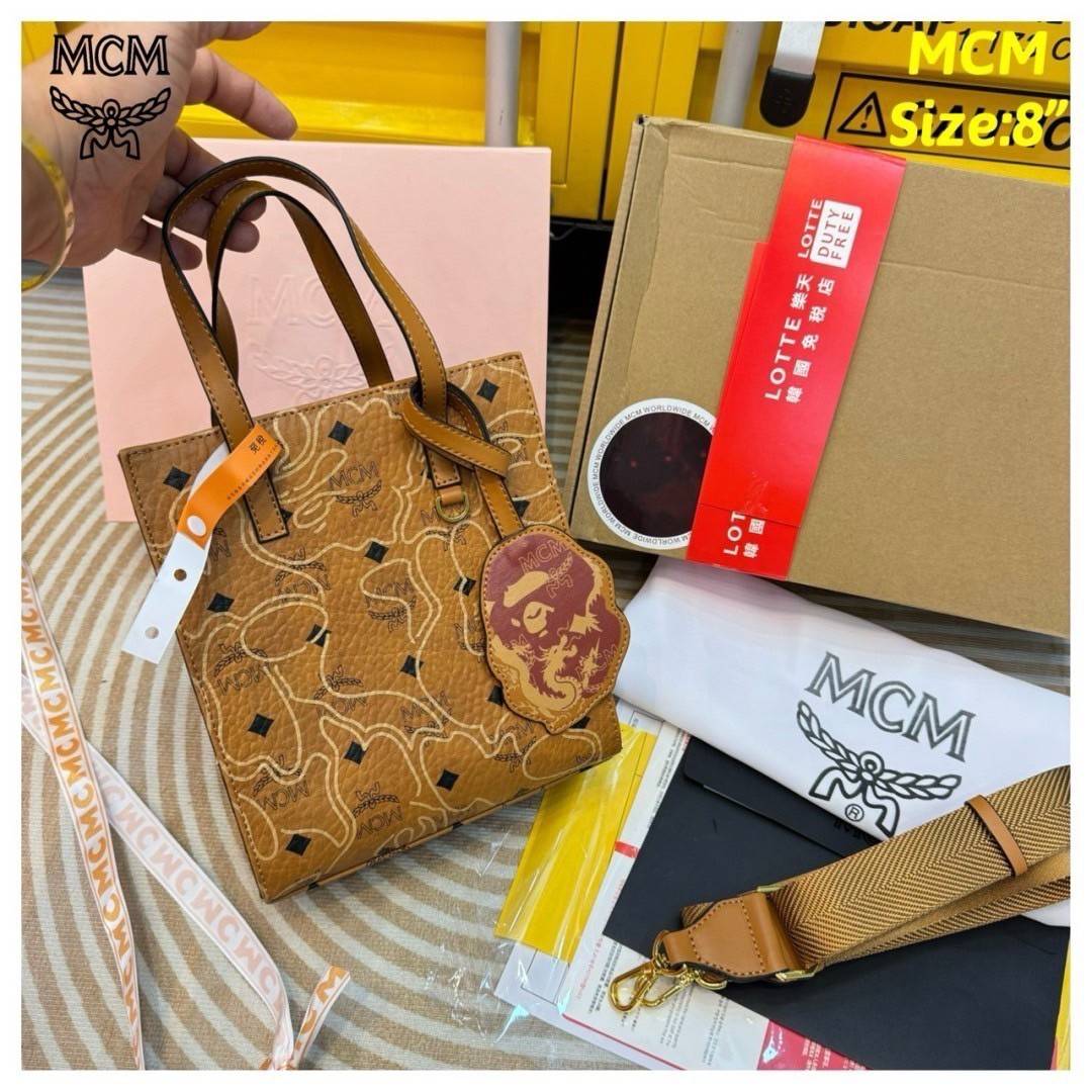 M.C.M X BAPE AREN TOTE IN VISETOS กระเป๋าทรงโท้ท รุ่นใหม่ BAPE® CAMO สวยเท่ เกรดไฮเอน 1:1 ใช้งานต่างประเทศได้