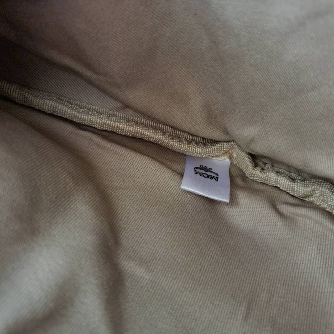 M.C.M STARK BELT BAG IN VISETOS รุ่นยอดฮิต!! หนุ่มๆสาวๆใช้ได้ไม่มีเบื่อ!! 🎉⭐️⚡️🛎 กระเป๋าคาดอกรุ่นขายดี ลายวิเซโต้เอกลักษณ์ ทั้งสปอร์ตและดูหรูในตัว ใช้งานง่าย ได้ทุกลุค วัสดุหนังแคนวาสคุณภาพดี มีช่องซิปหลัก และซิปรอง ภายในเป็นช่องโล่