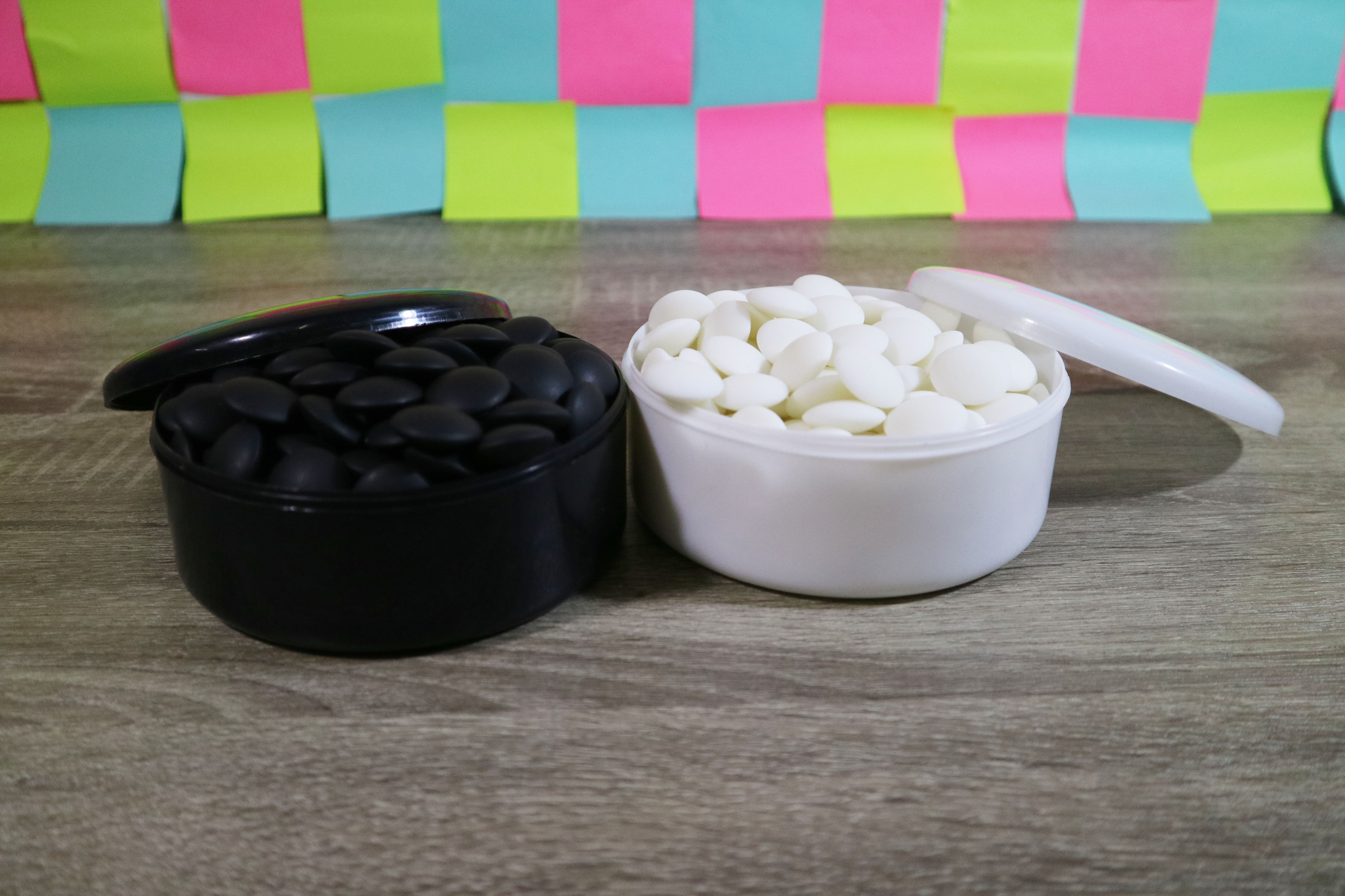 ชุดหมากล้อมกระดานไม้กระดาน19เส้นพร้อมเม็ดหมากล้อมเมลามีนพร้อมโถพลาสติกทรงกลม