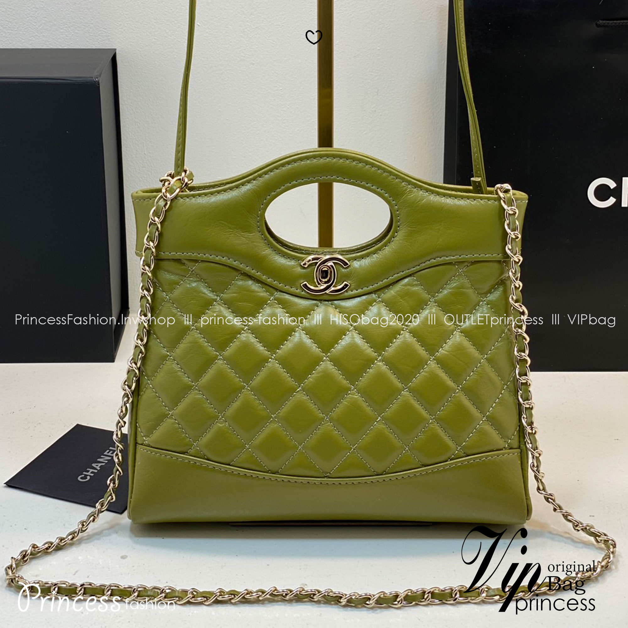 Chanel 23A 31 mini bag / Chanel Hobo Bag 24cm กระเป๋าทรงโฮโบ มีหูจับในตัว พร้อมสายสะพายโซ่สีทองหรูหรา รุ่นตามหา มีพร้อมส่งแล้ววันนี้ค่า