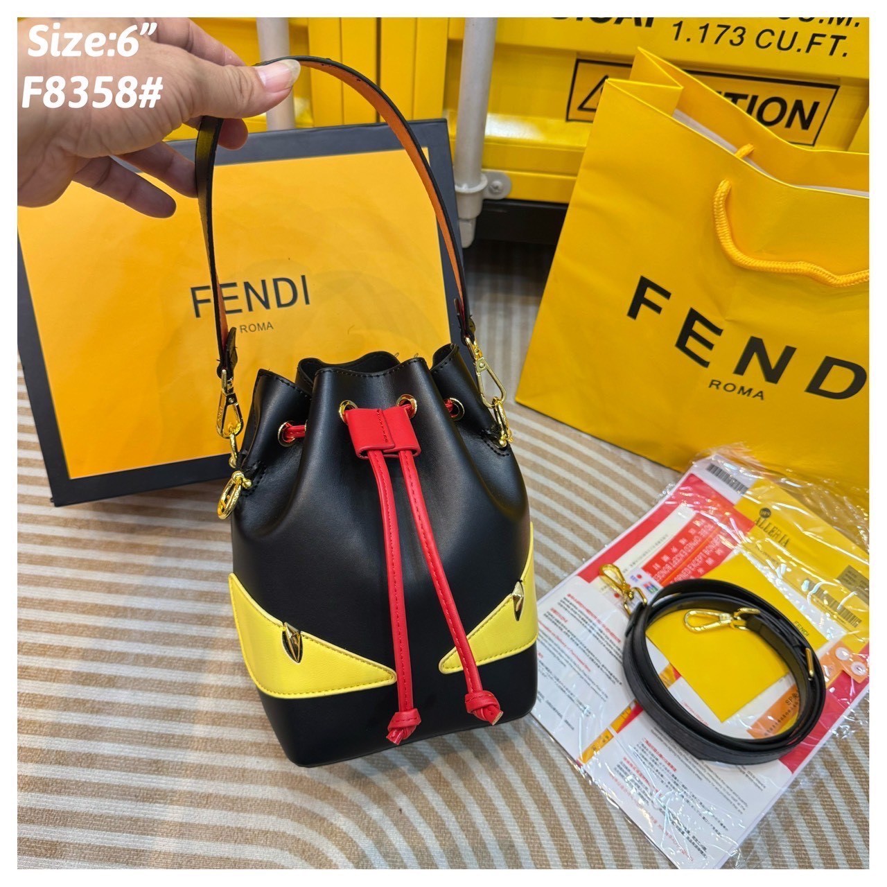 FENDI Mon Tresor Lunar New Year Mini Bucket Bag กระเป๋าสะพายทรงบัคเก็ต ต้อนรับตรุษจีน ด้วยดวงตาปีศาจ หรือ ‘Monster Eyes’ ที่ทำให้กระเป๋าดูขี้เล่นมากขึ้น เป็นการตอกย้ำชื่อรุ่นได้เป็นอย่างดี