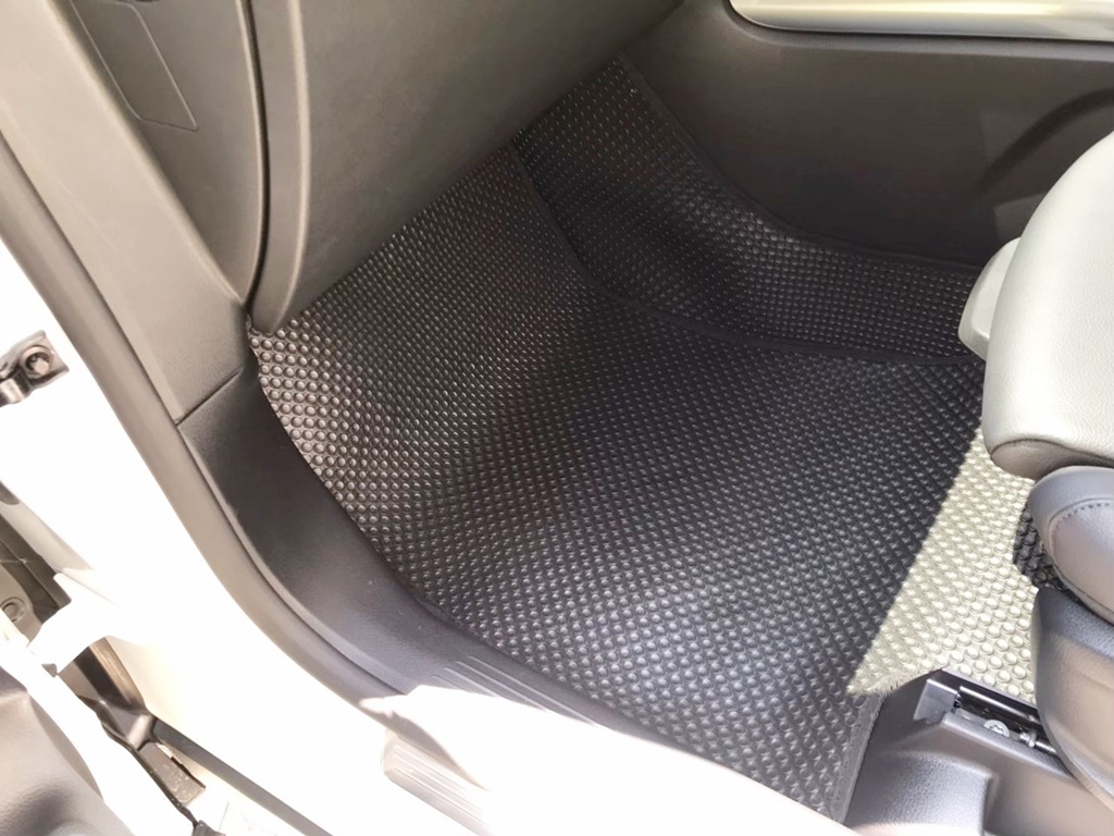 ยางปูพื้นรถยนต์ BENZ GLA W247 ปี2020-27 พรมกระดุมเม็ดเล็ก เข้ารูป ตรงรุ่นรถ เต็มคัน