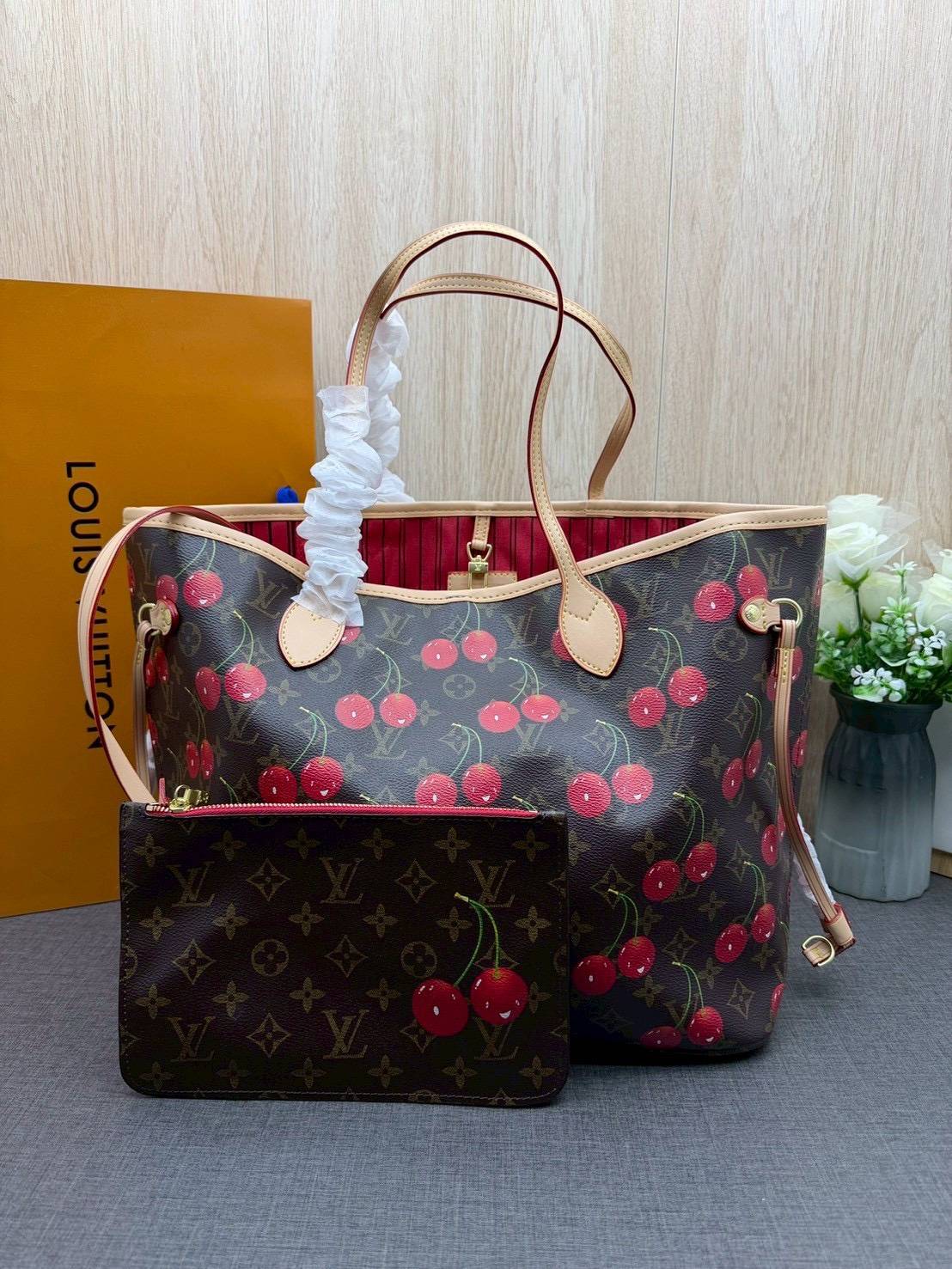 ORI หนังแท้ | LV x TM - Neverfull MM Bag Monogram cherry canvas / LV Tote Bag กระเป๋าสะพายทรงโท้ทใบใหญ่ ลายเชอรี่น่ารักสดใส