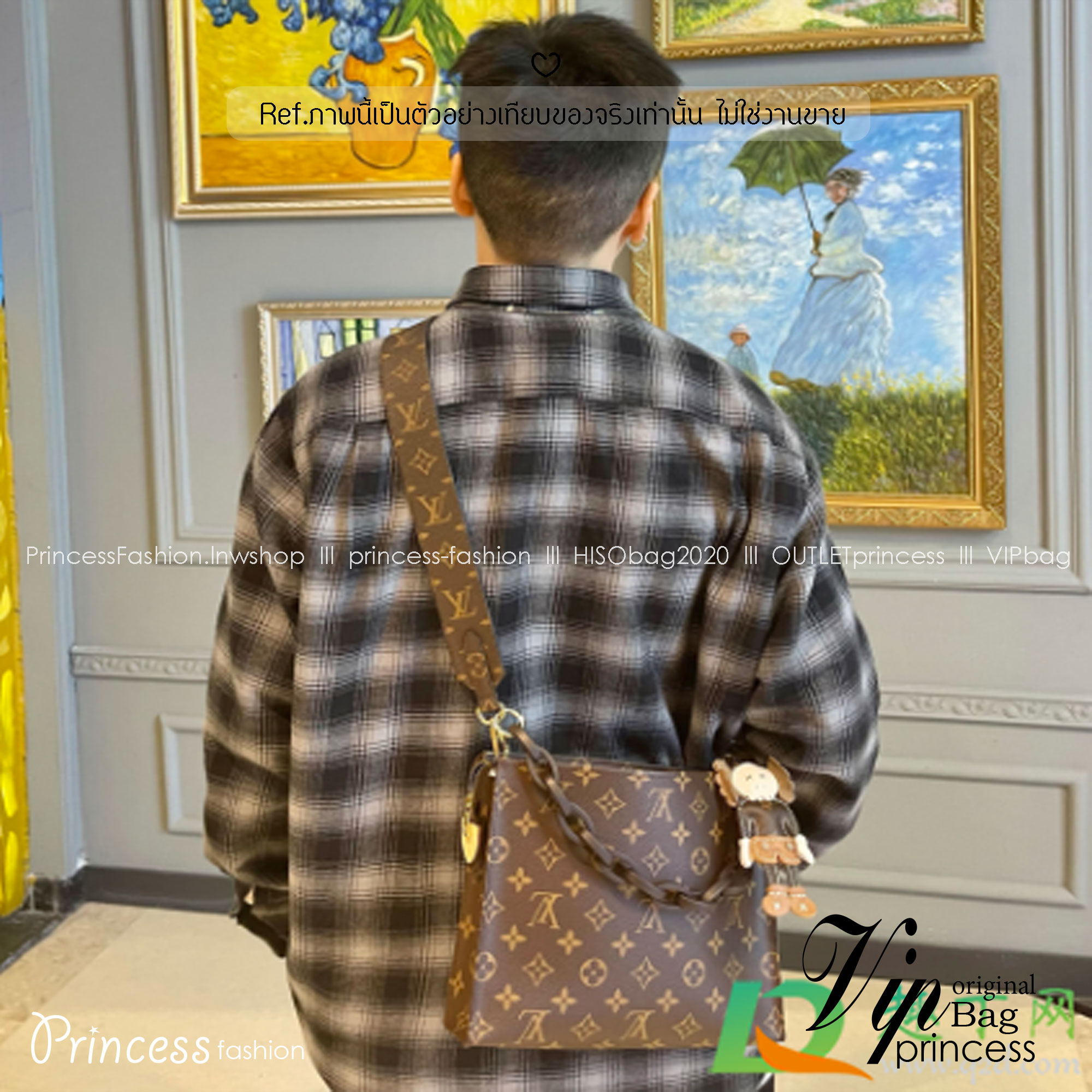 LV Poche Toilette Monogram Canvas / LV Clutch กระเป๋าถือทรงคลัช/ทรงพอช พร้อมสายสะพายถอดได้ ใช้ได้ทั้งชายหญิง โดดเด่นด้วยสายโซ่ใหญ่ตกแต่ง ด้วยรูปทรงกะทัดรัดใช้งานได้อย่างสะดวก