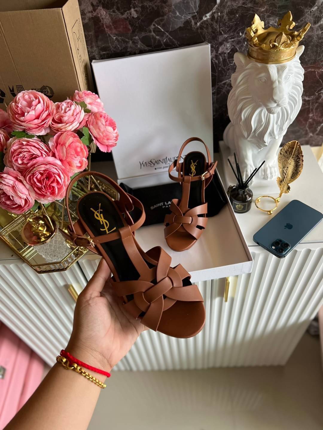 YSL TRIBUTE HEEL / SAINT LAURENT TRIBUTE HEEL / YSL HIGH HEEL เกรดออริจินอล รองเท้าส้นสูงแบรนด์หรู ที่สาวๆ ทุกคนควรมี ไว้ออกงานหรือใส่ทำงานได้ คู่นี้คือปังได้ตลอดกาล เพิ่มความสูงเพรียว สวยหรูมากค่ะ